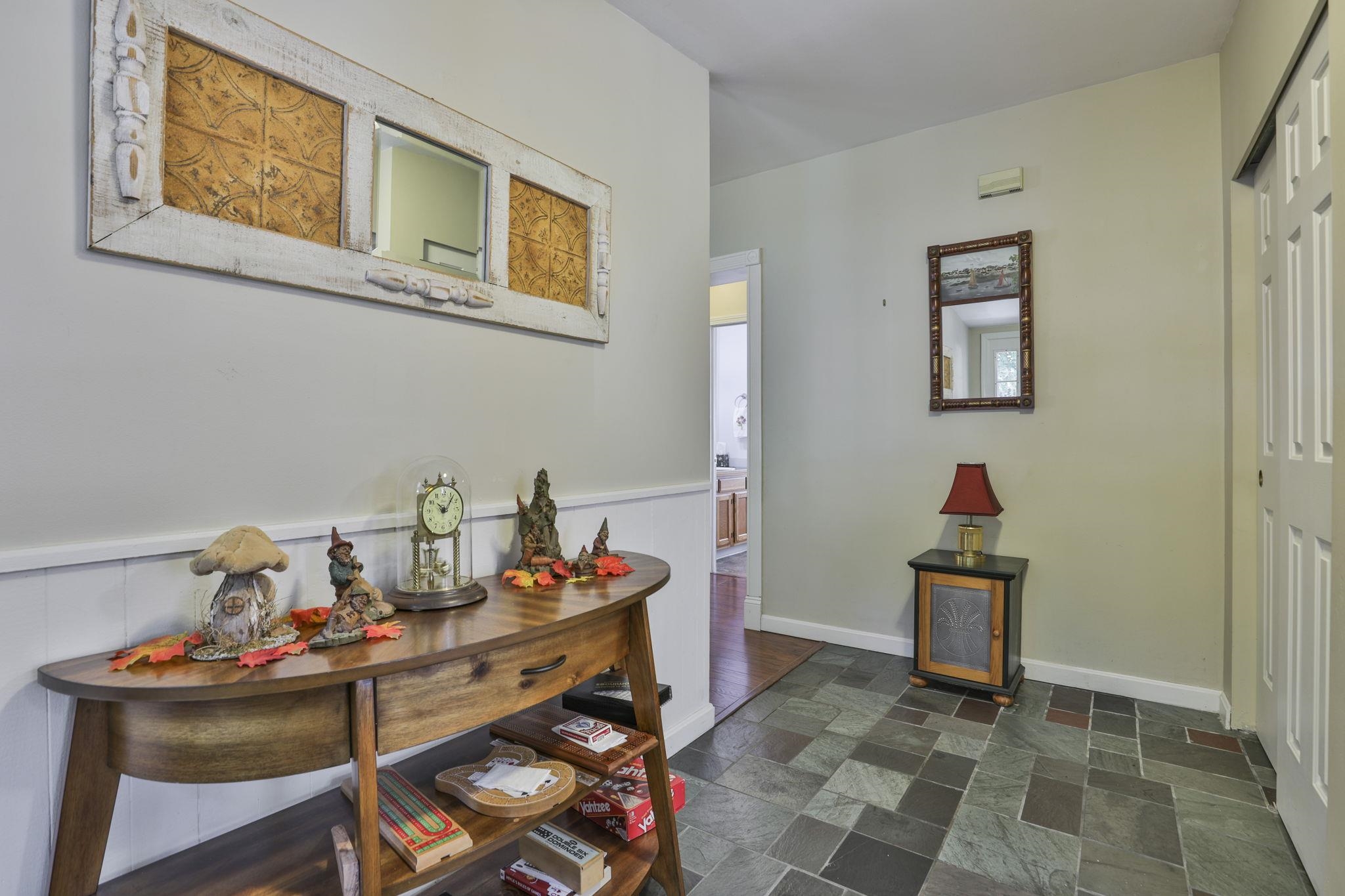 8 Aberdeen Drive Property Photo 4