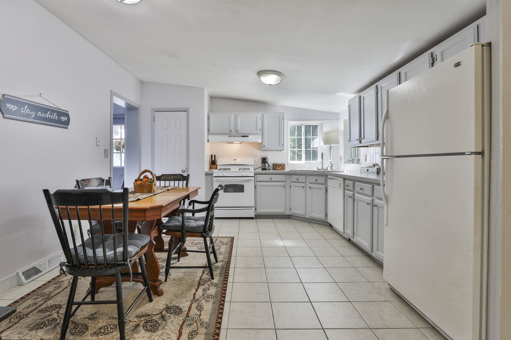 8 Aberdeen Drive Property Photo 5