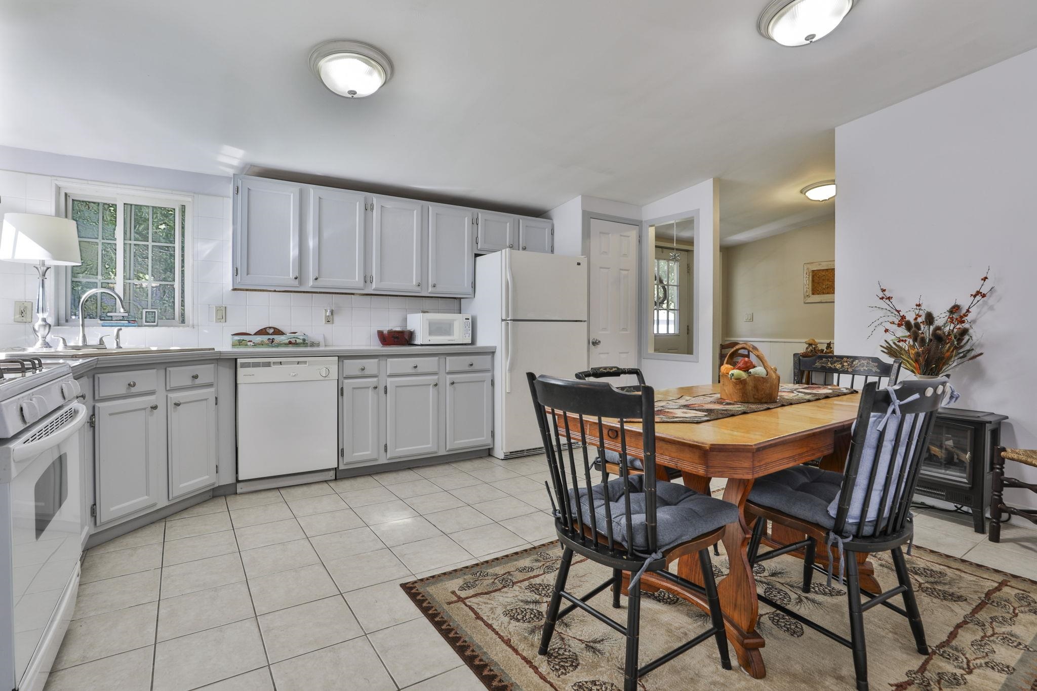 8 Aberdeen Drive Property Photo 7