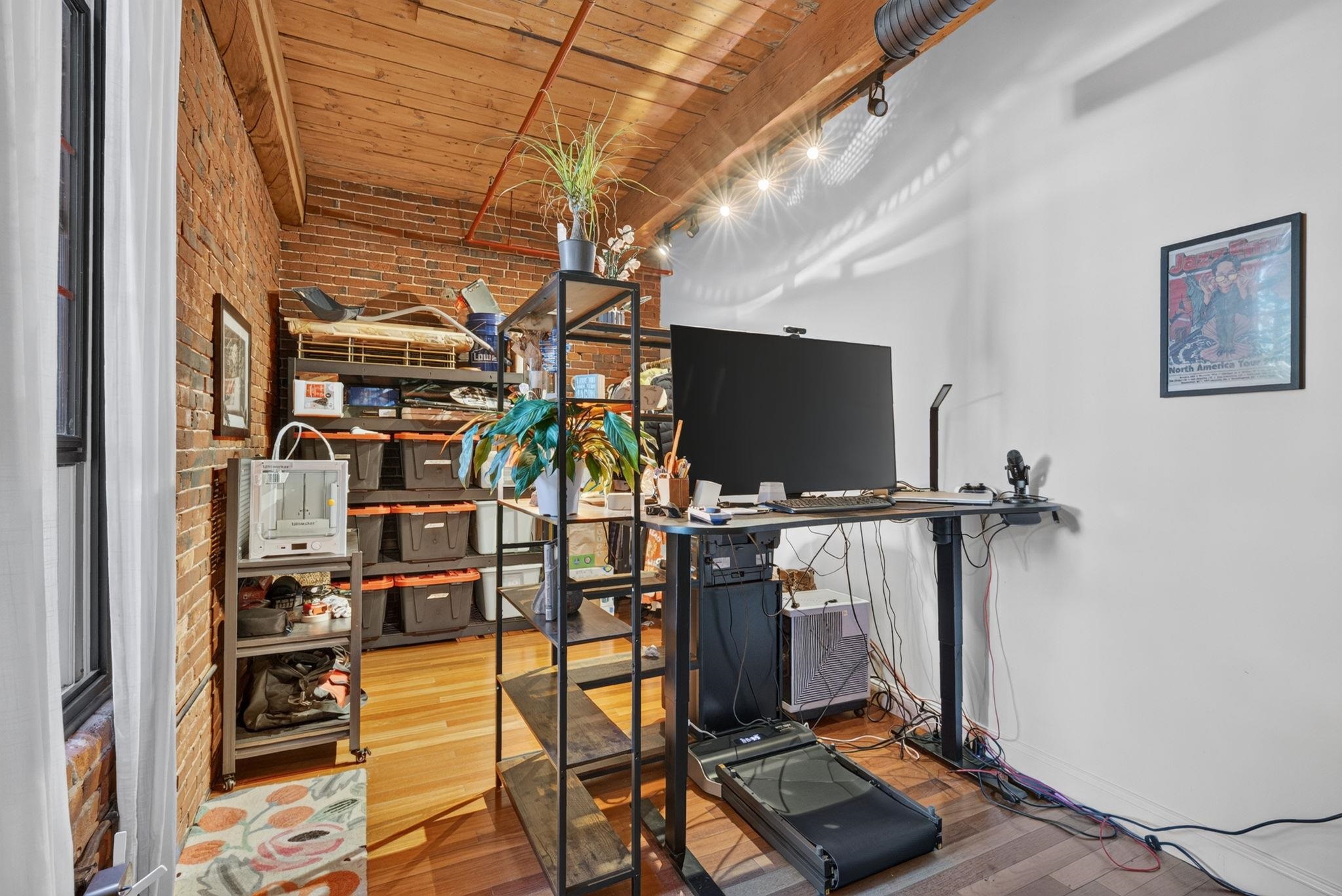 471 Silver Street Property Photo 14