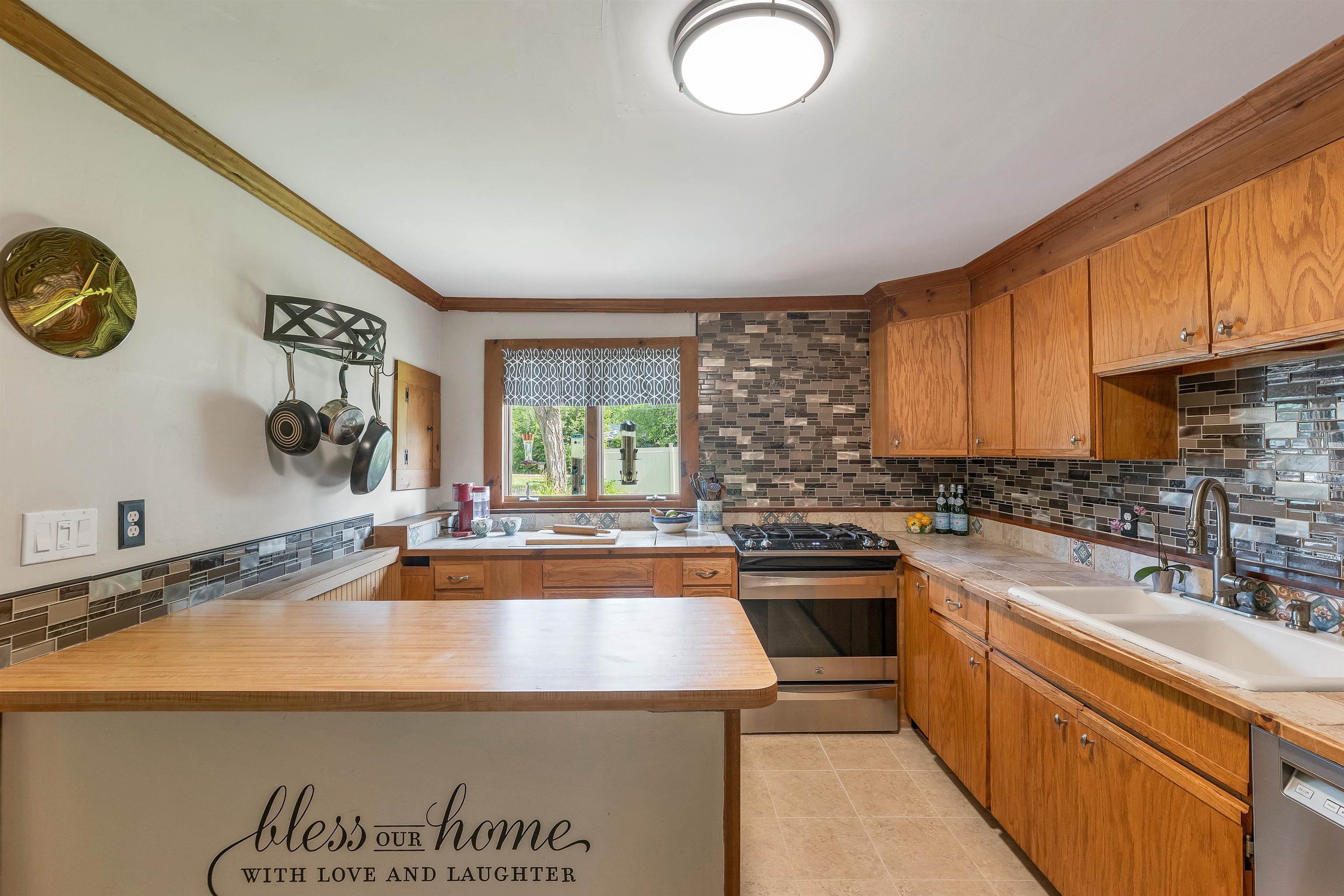 49 River Road Property Photo 13