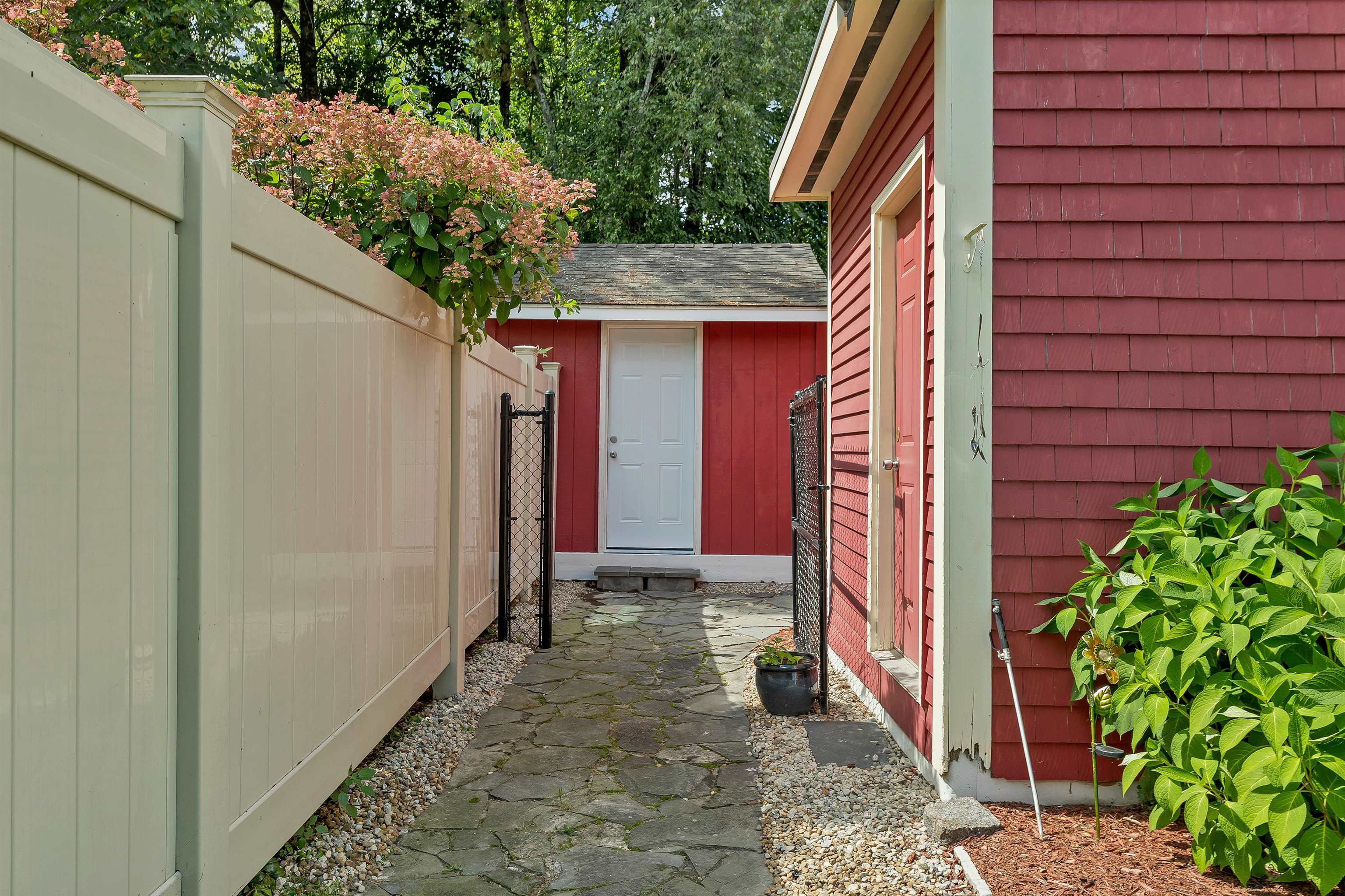 49 River Road Property Photo 44