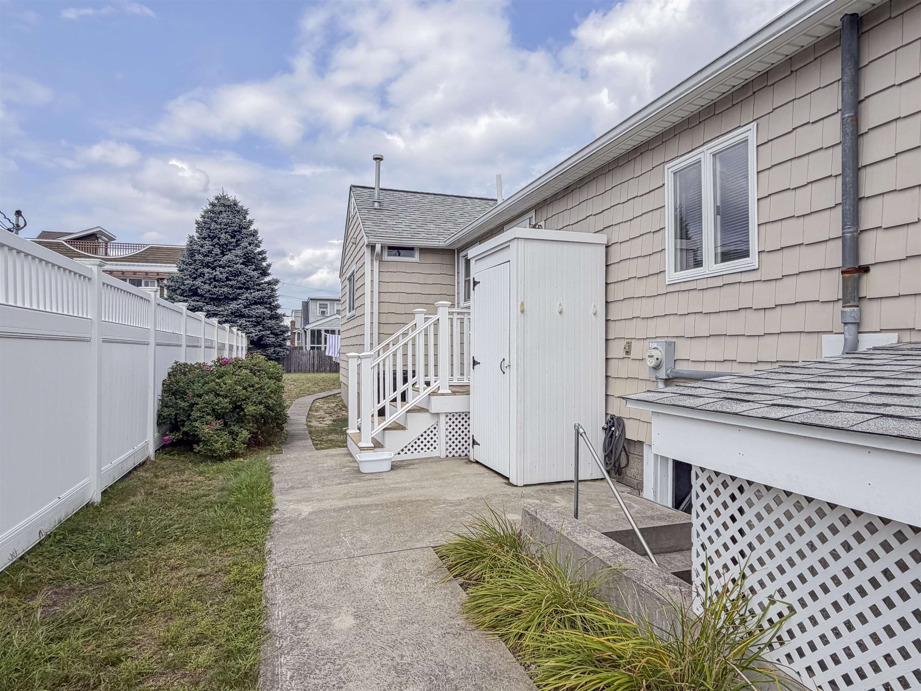 14 Lawrence Street Property Photo 28