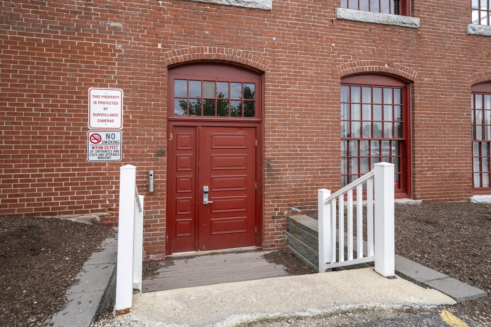 470 Silver Street Property Photo 4