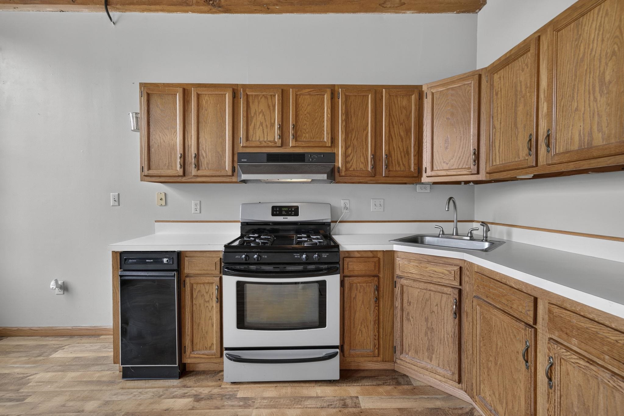 470 Silver Street Property Photo 12