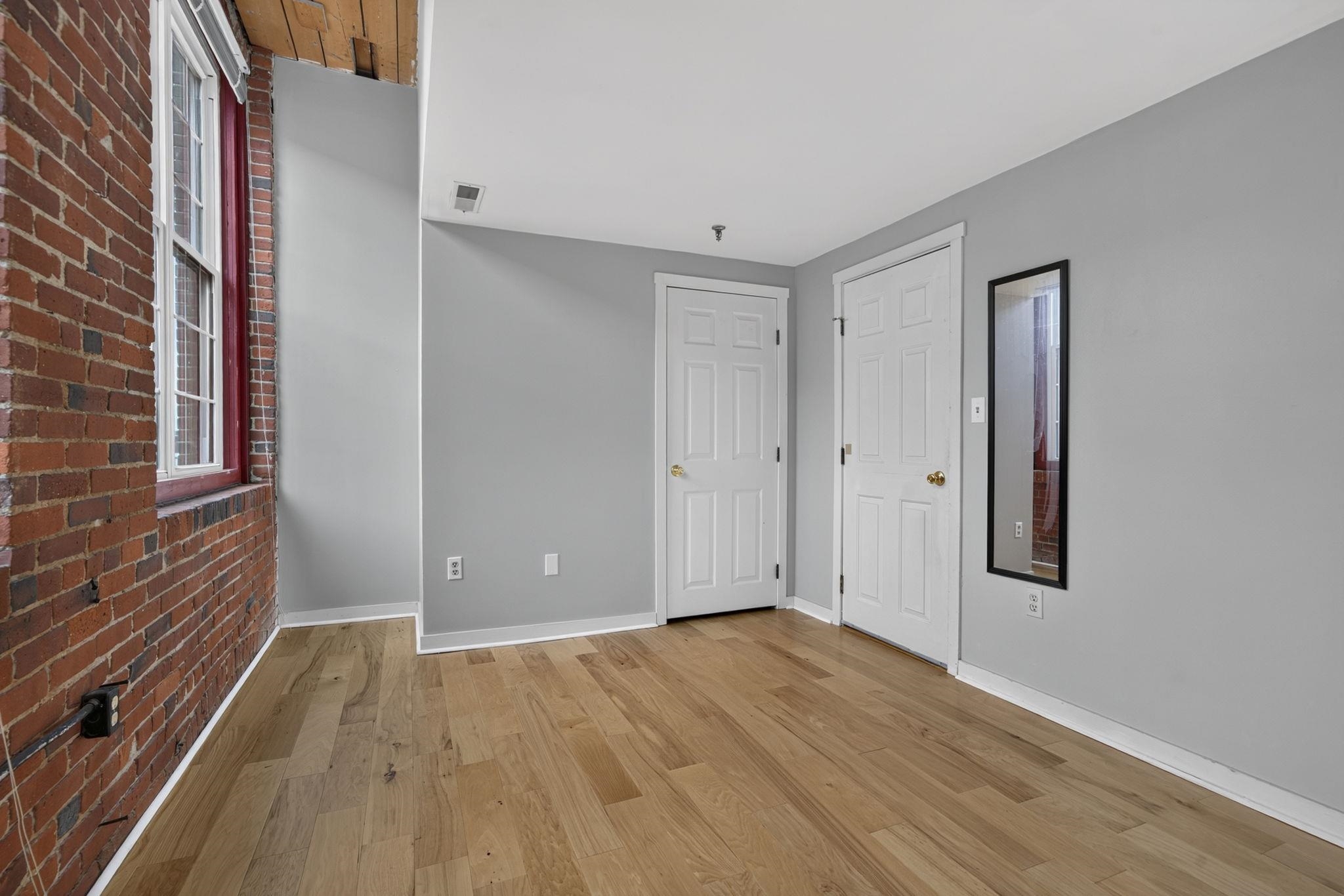 470 Silver Street Property Photo 20