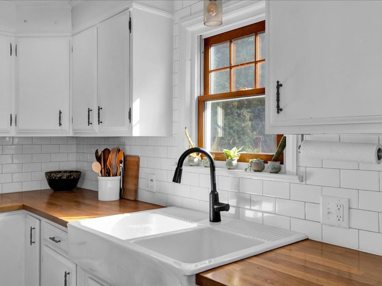 7 Roland Court Property Photo 5