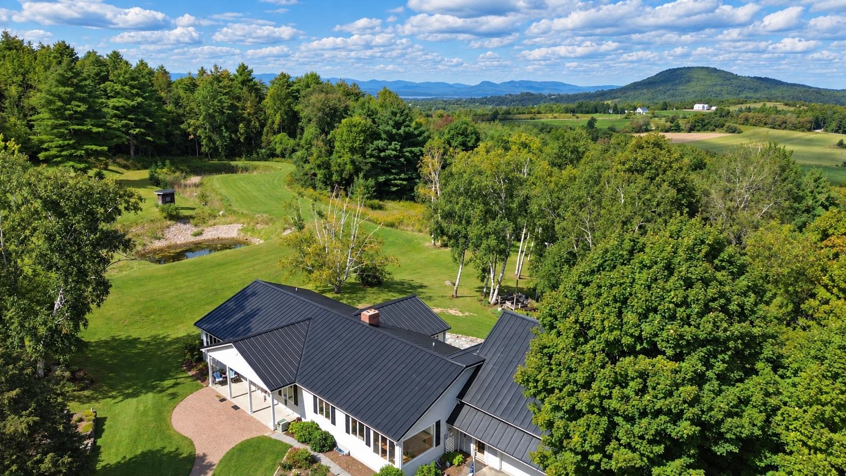 2367 Hollow Road Property Photo 3