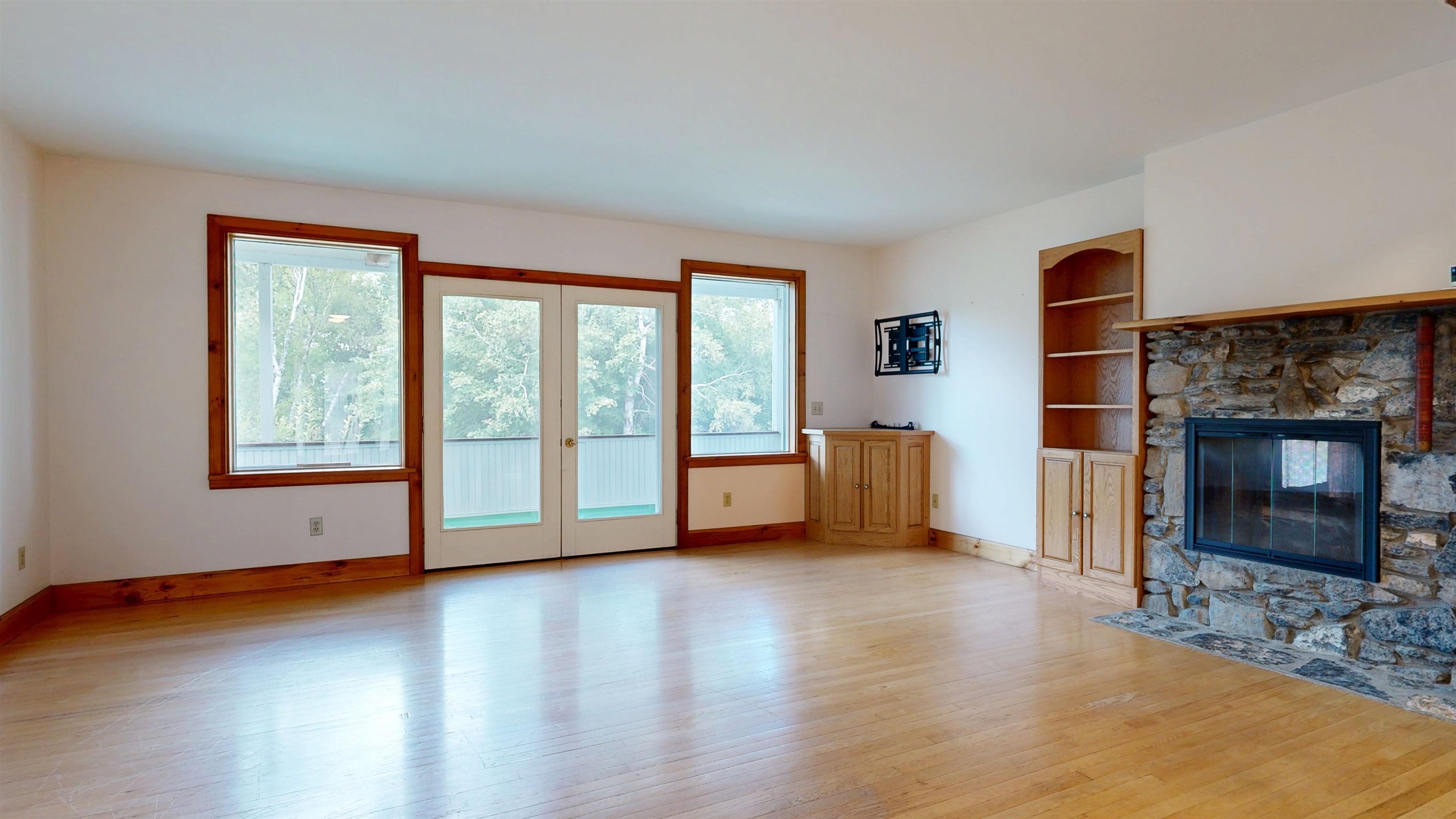 2367 Hollow Road Property Photo 5