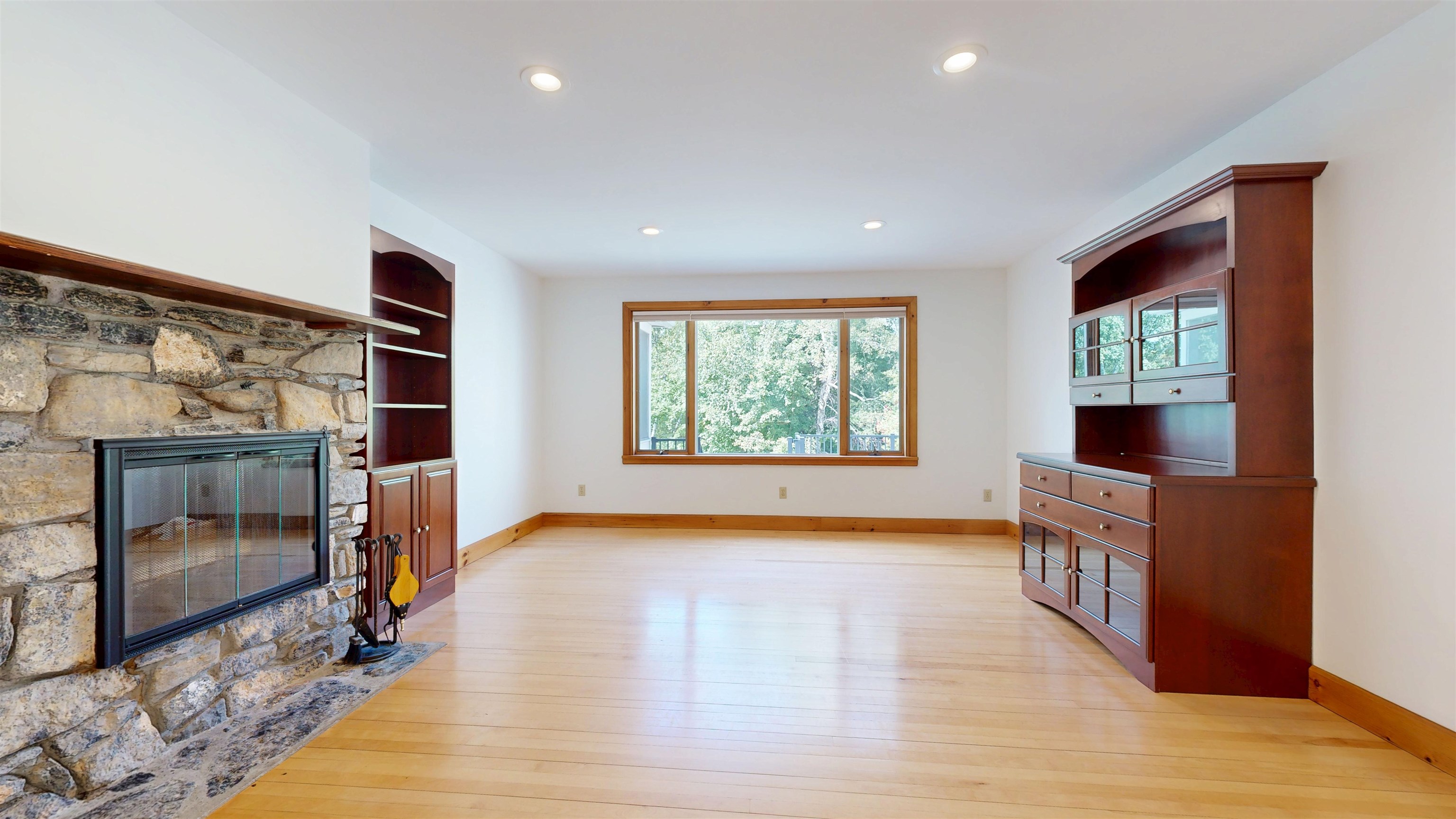 2367 Hollow Road Property Photo 9