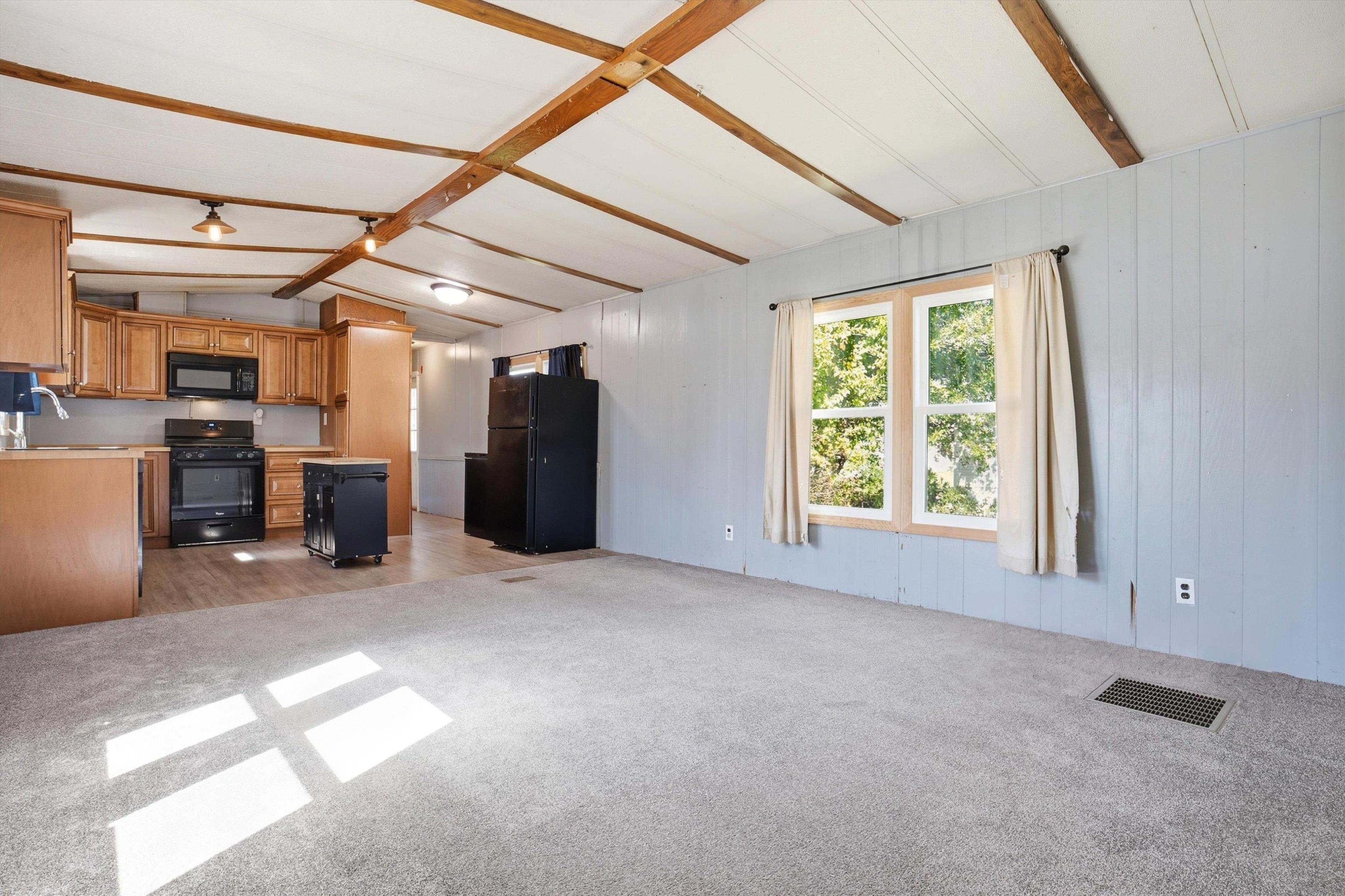 33 Longmeadow Drive Property Photo 4