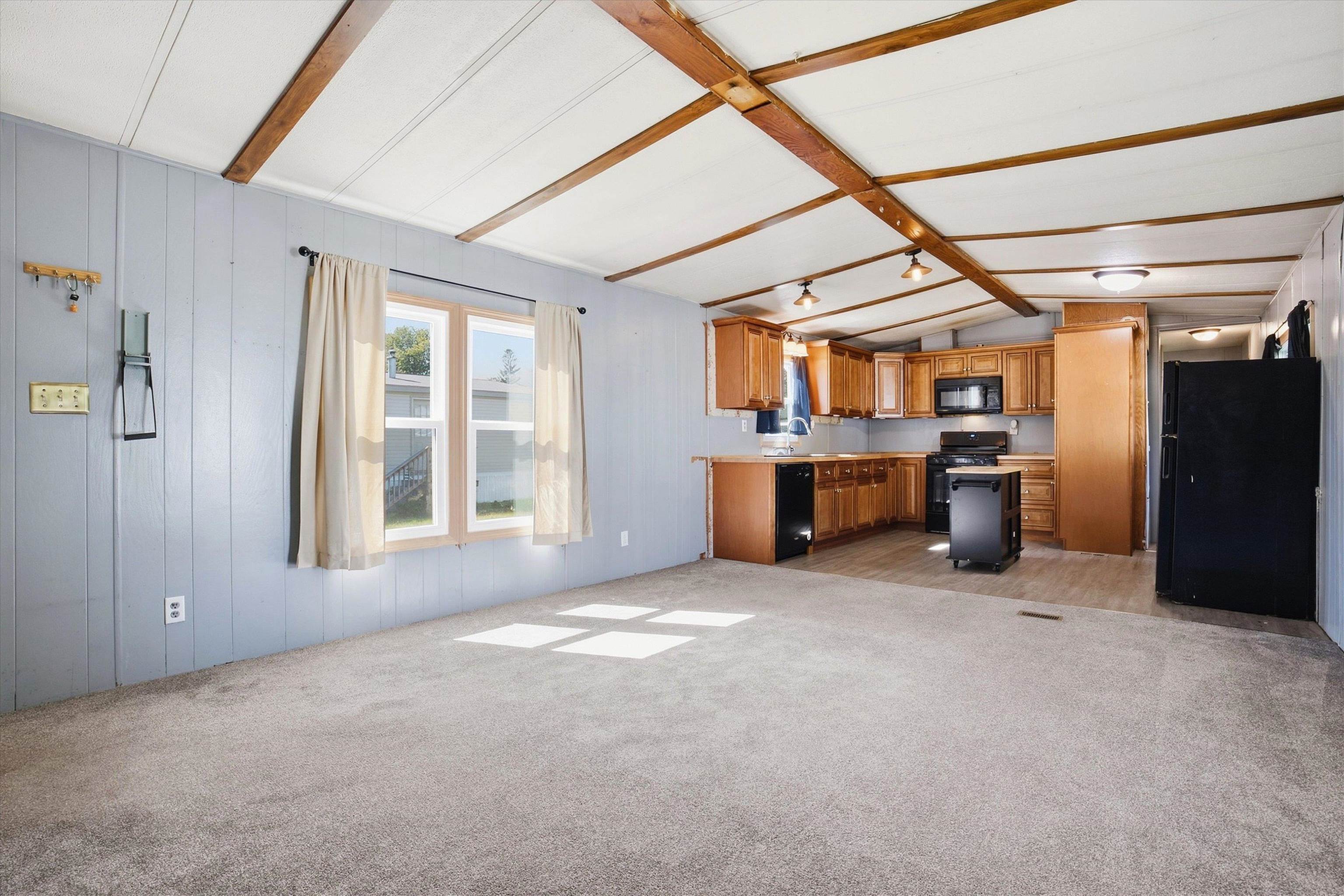 33 Longmeadow Drive Property Photo 5