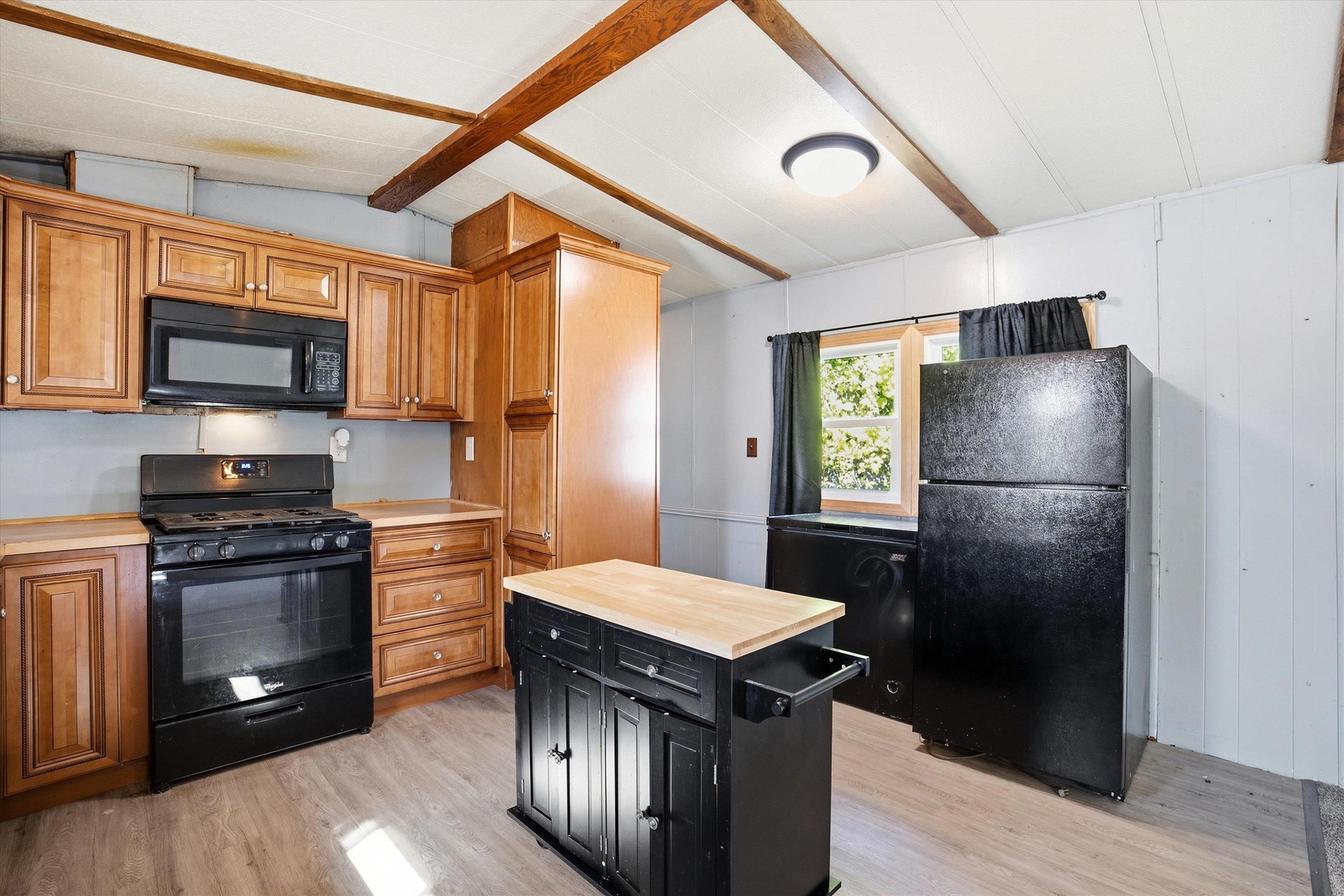 33 Longmeadow Drive Property Photo 8