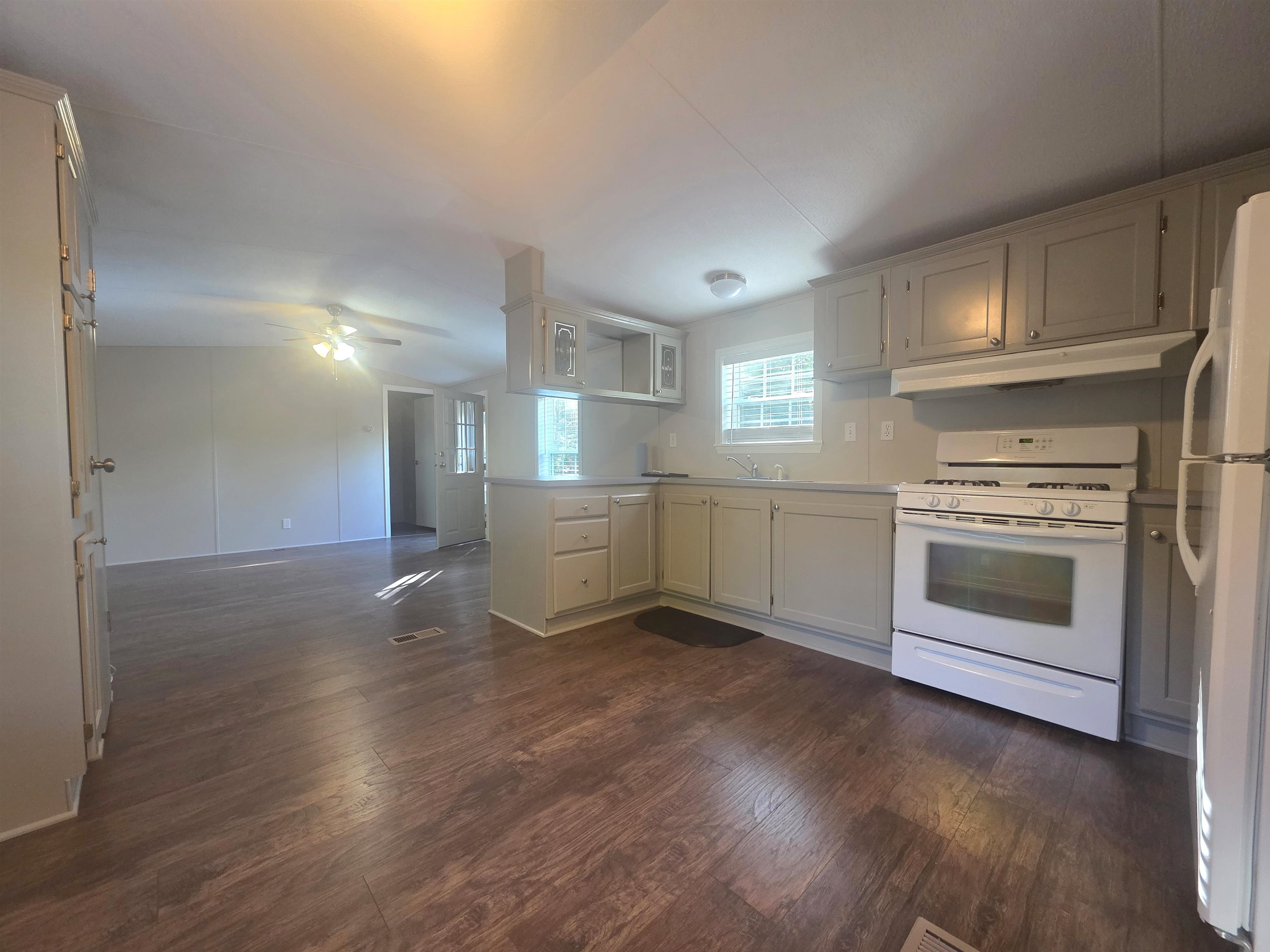 48 Whitcher Road Property Photo 3