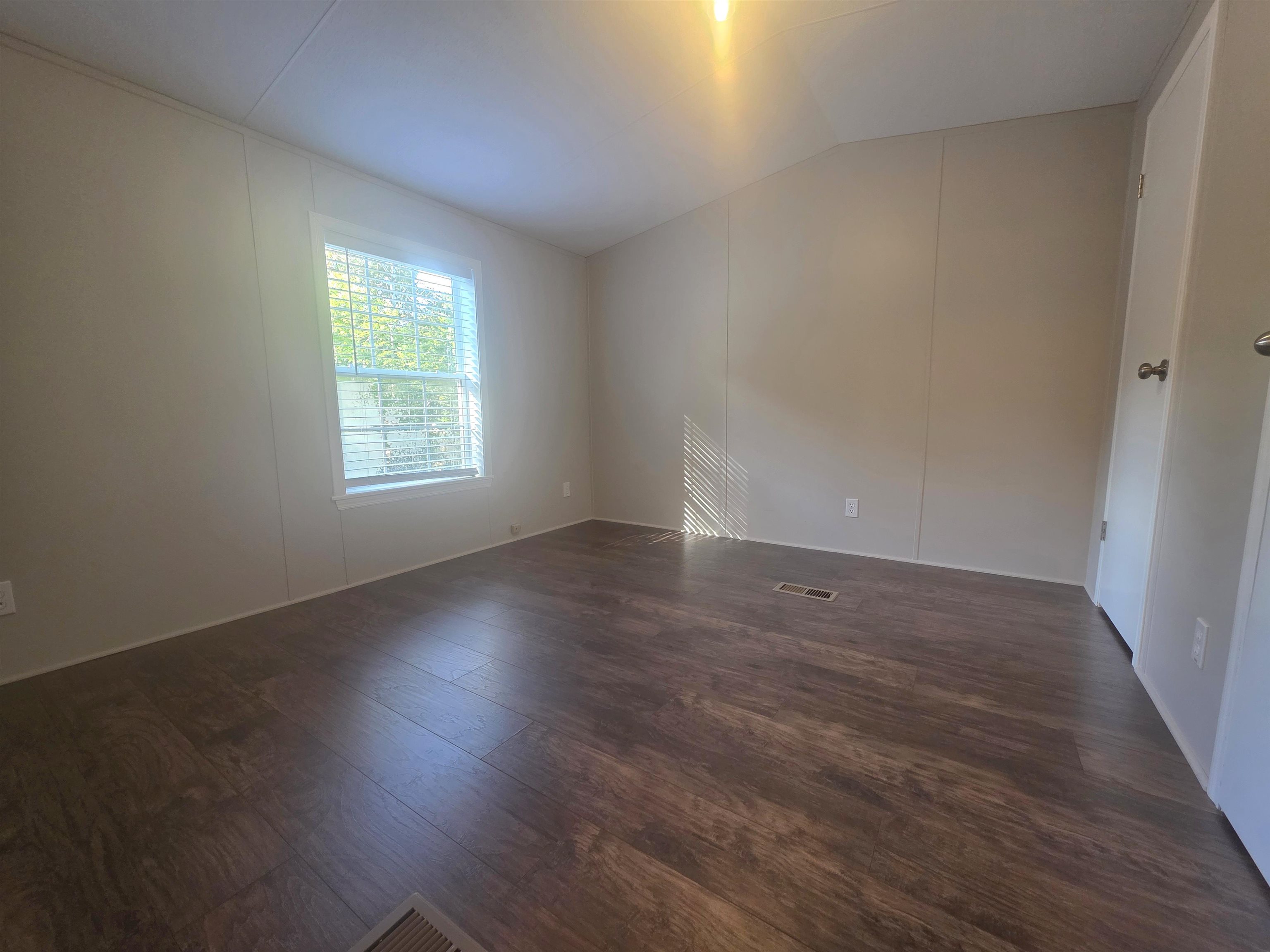 48 Whitcher Road Property Photo 6