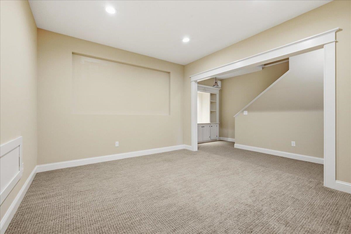 18 North Jefferson Road Property Photo 43