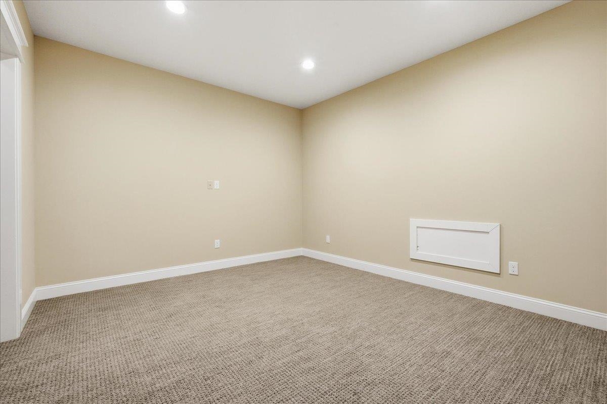 18 North Jefferson Road Property Photo 44