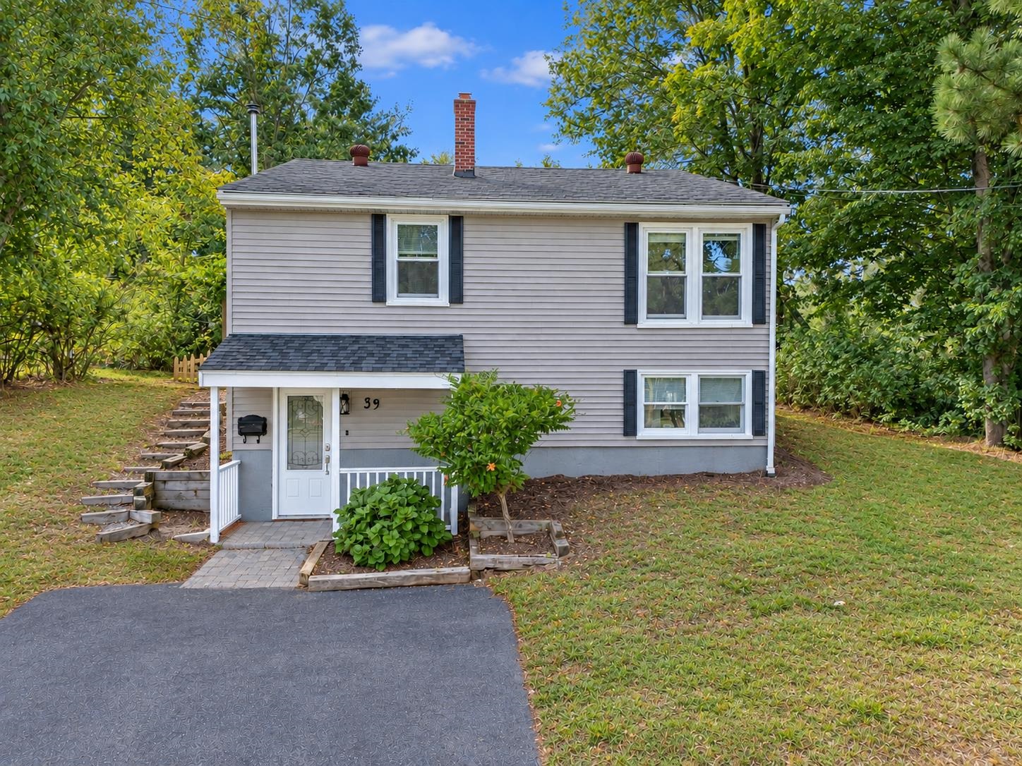 39 Hillside Avenue Property Photo 1
