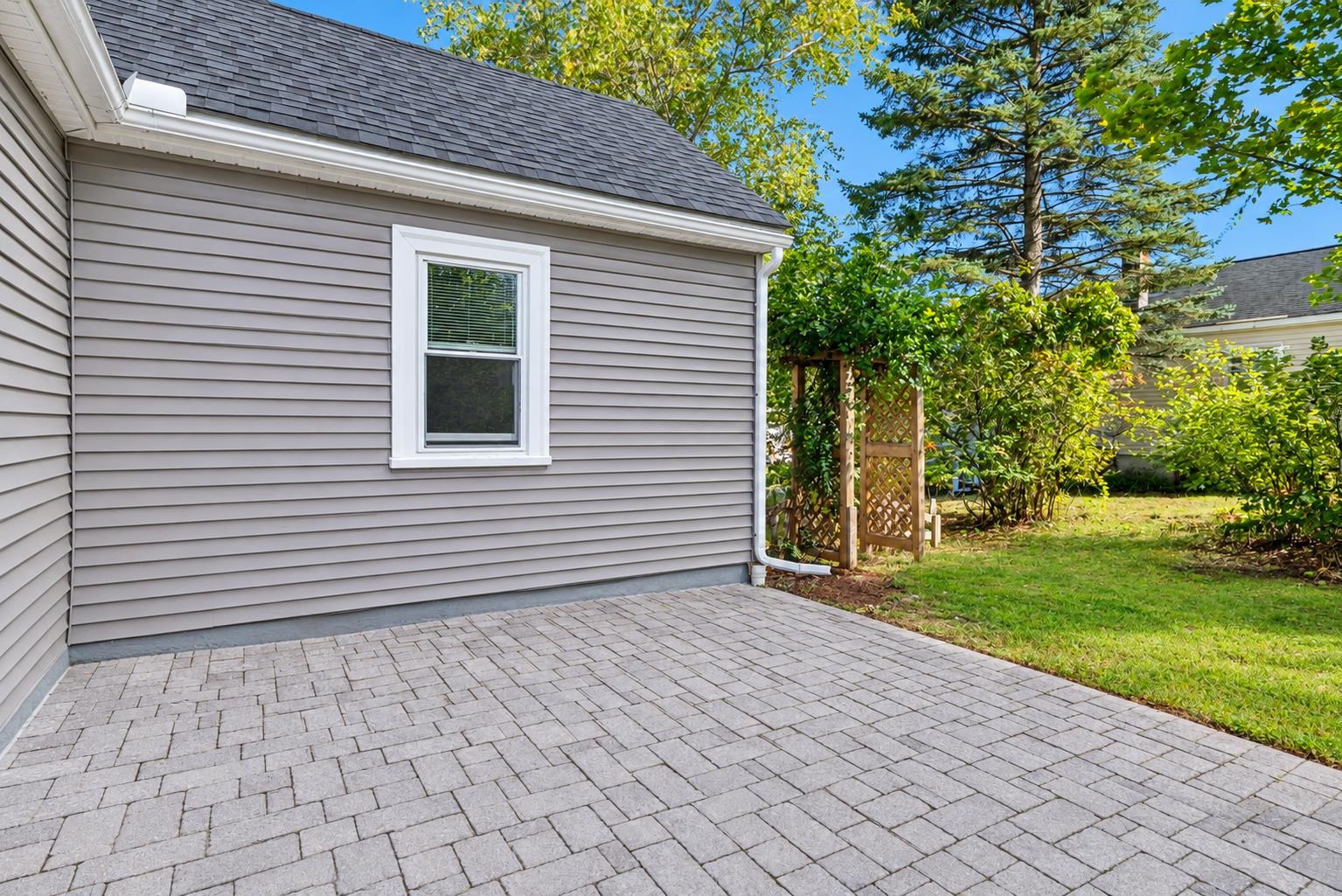 39 Hillside Avenue Property Photo 3