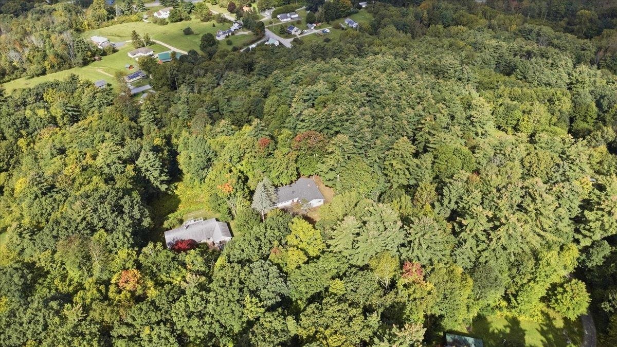 261 Skyboro Road Property Photo 5