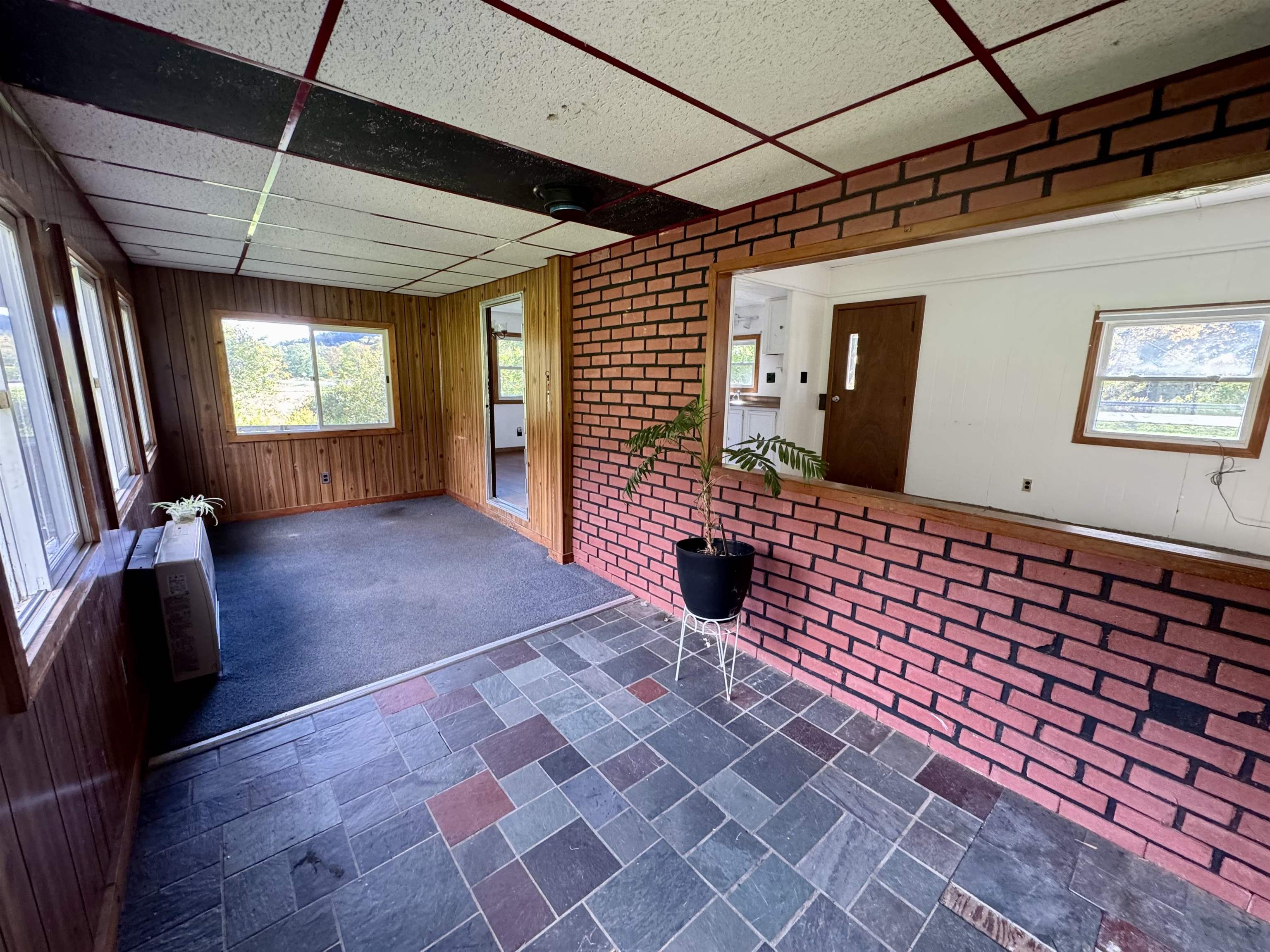 5556 W Woodstock Road Property Photo 5