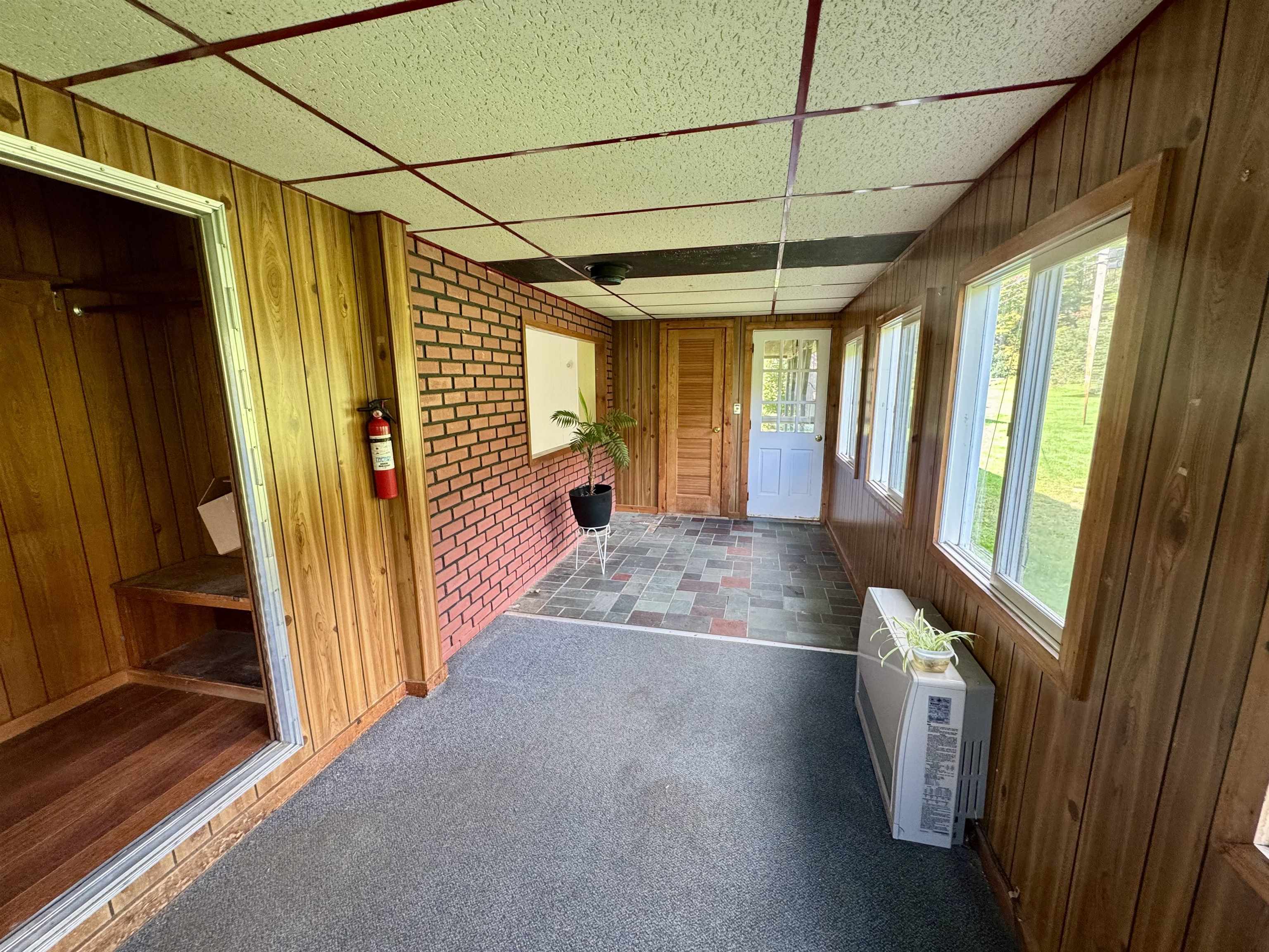 5556 W Woodstock Road Property Photo 6