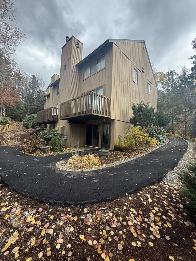 6 Windsor Hill Way Property Photo 3