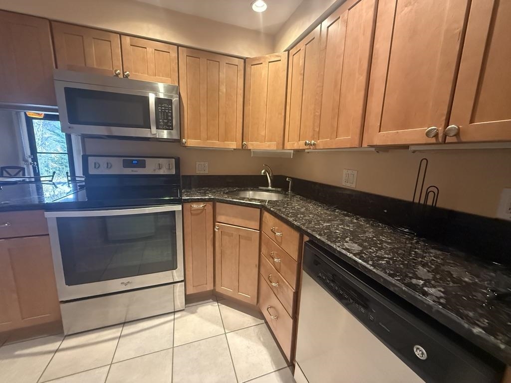 6 Windsor Hill Way Property Photo 9