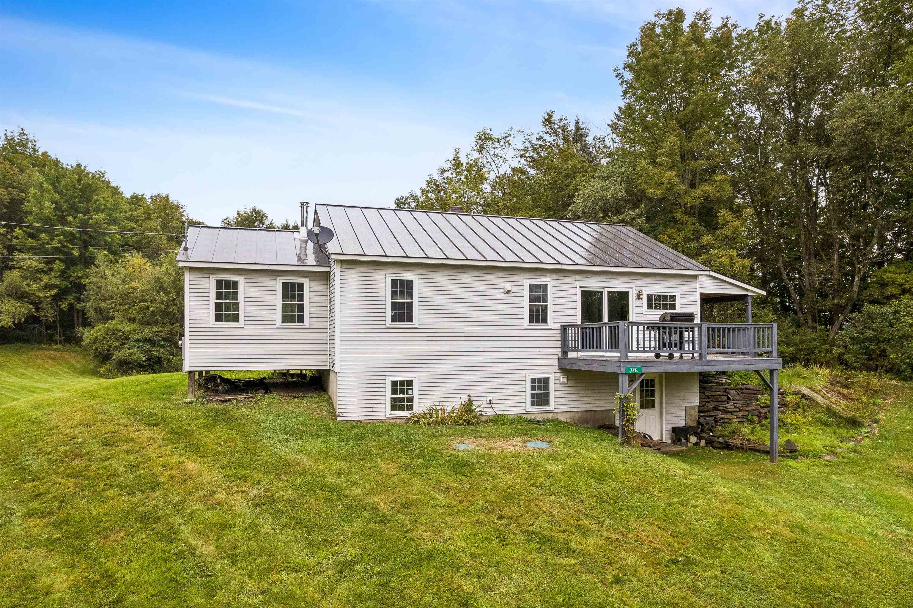 292 Spooner Road Property Photo 2