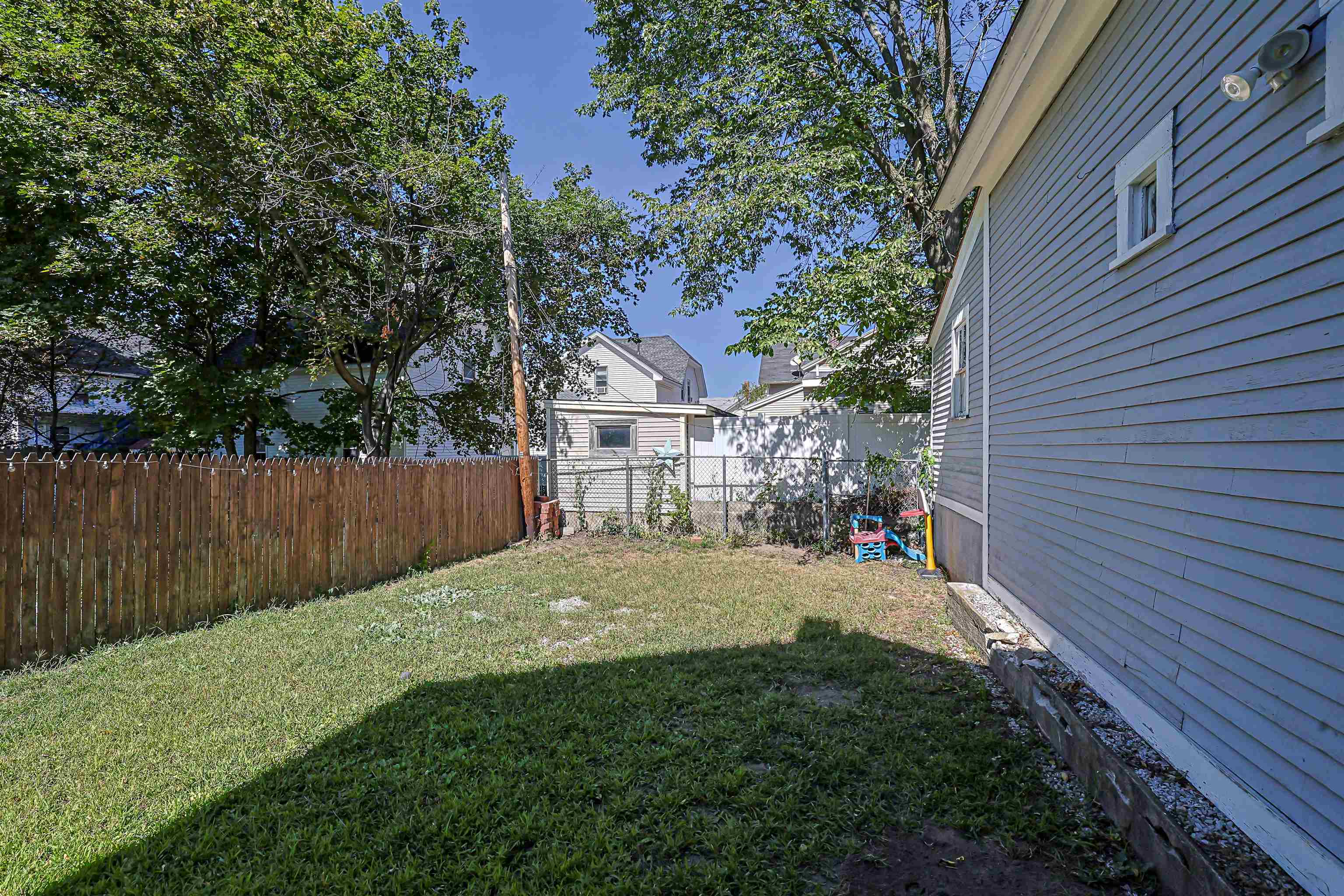 418 Central Street Property Photo 28