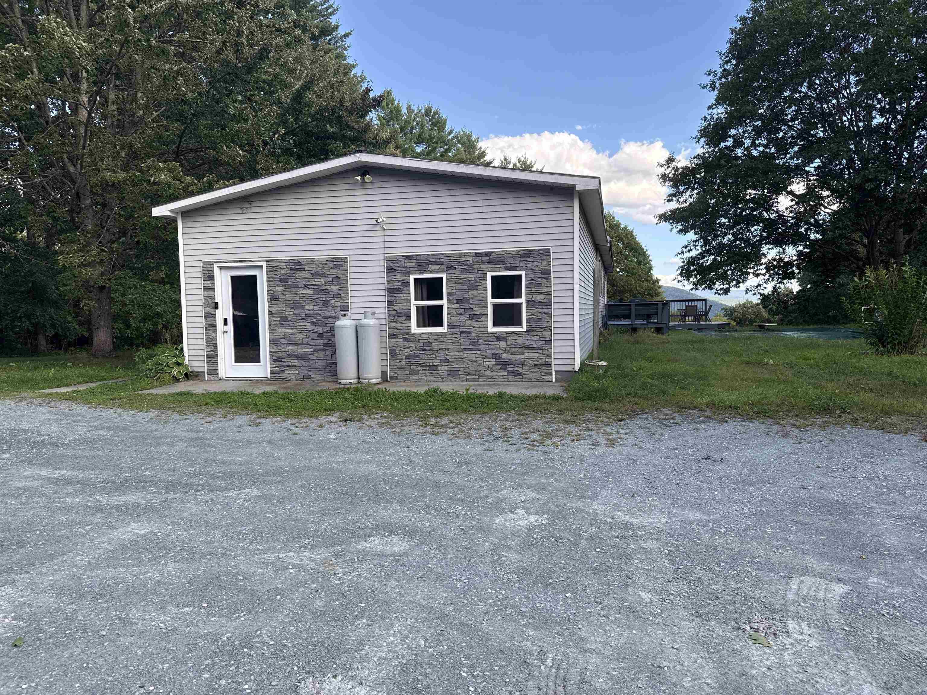 1479 East Road Property Photo 2