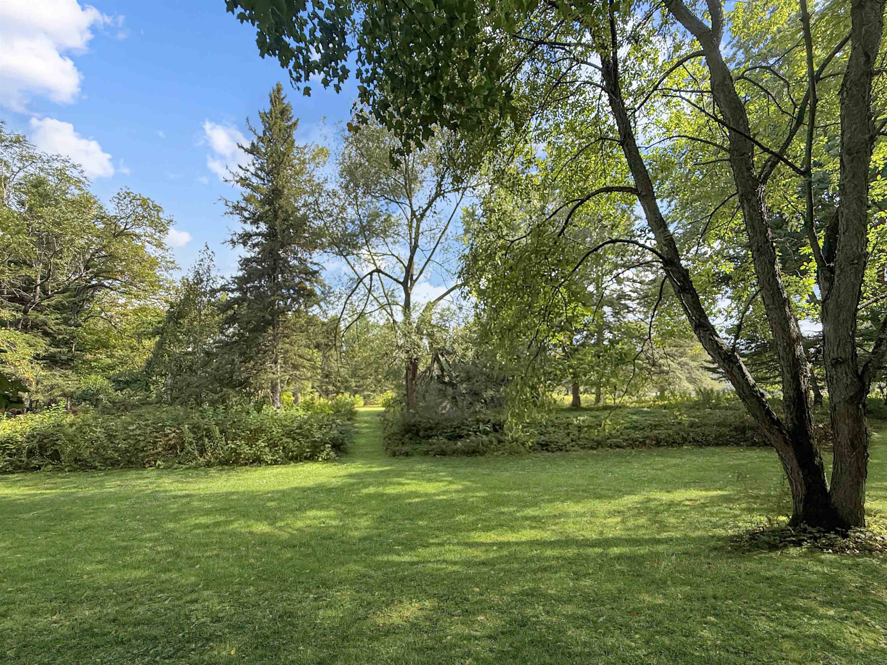 456 River Road Property Photo 2