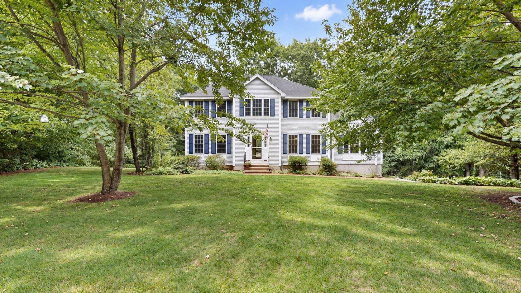 79 Wyndridge Circle Property Photo 4