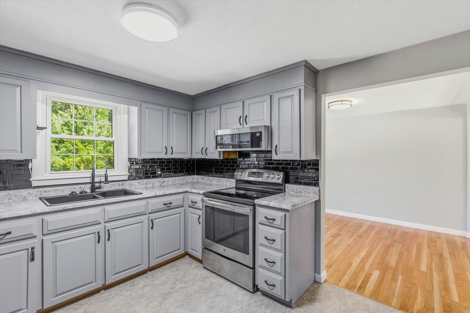 11 Woodridge Road Property Photo 7