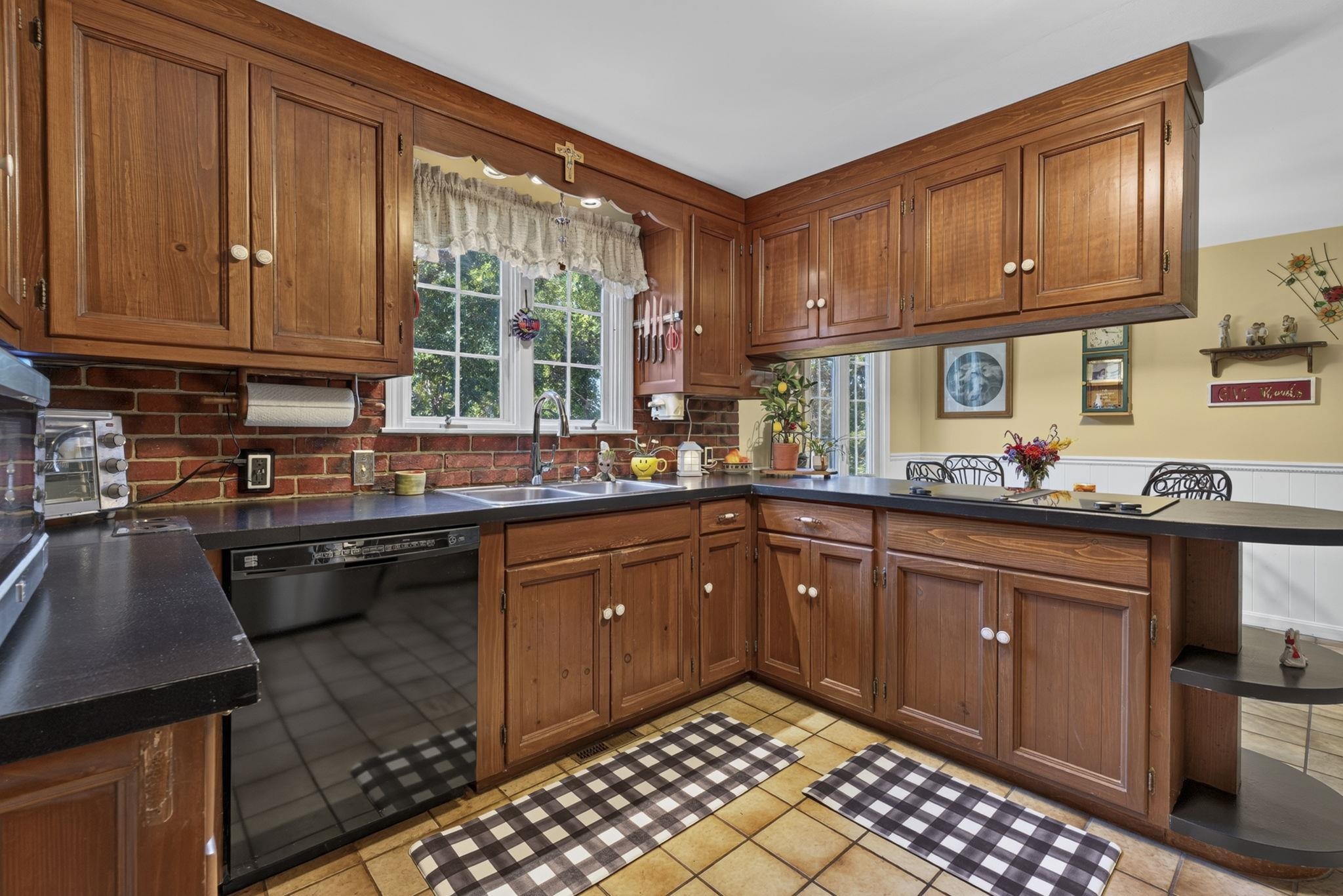 64 Peaslee Road Property Photo 10