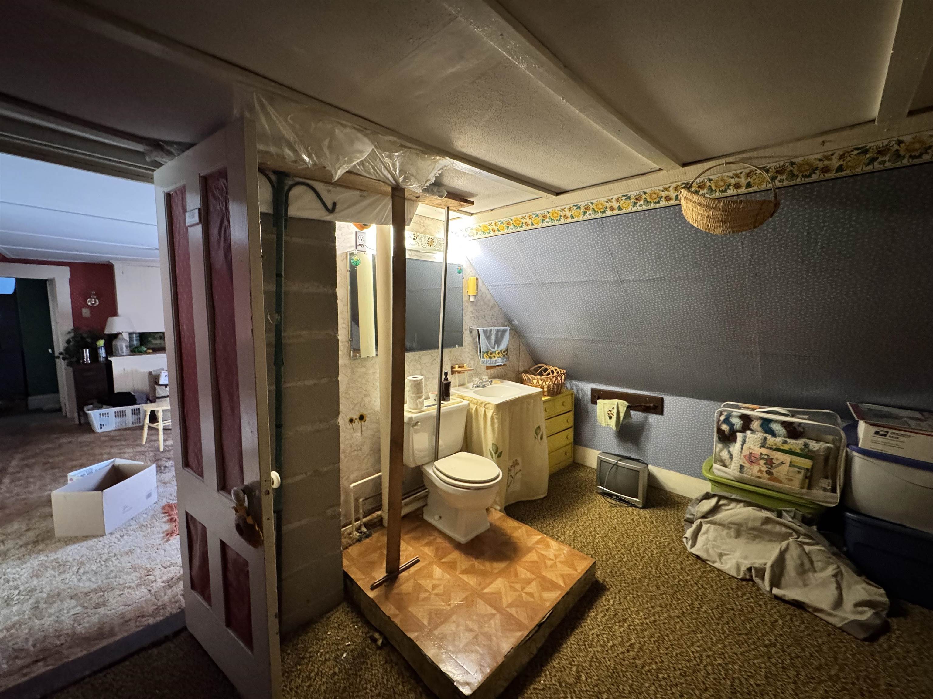 9 West Street Property Photo 18