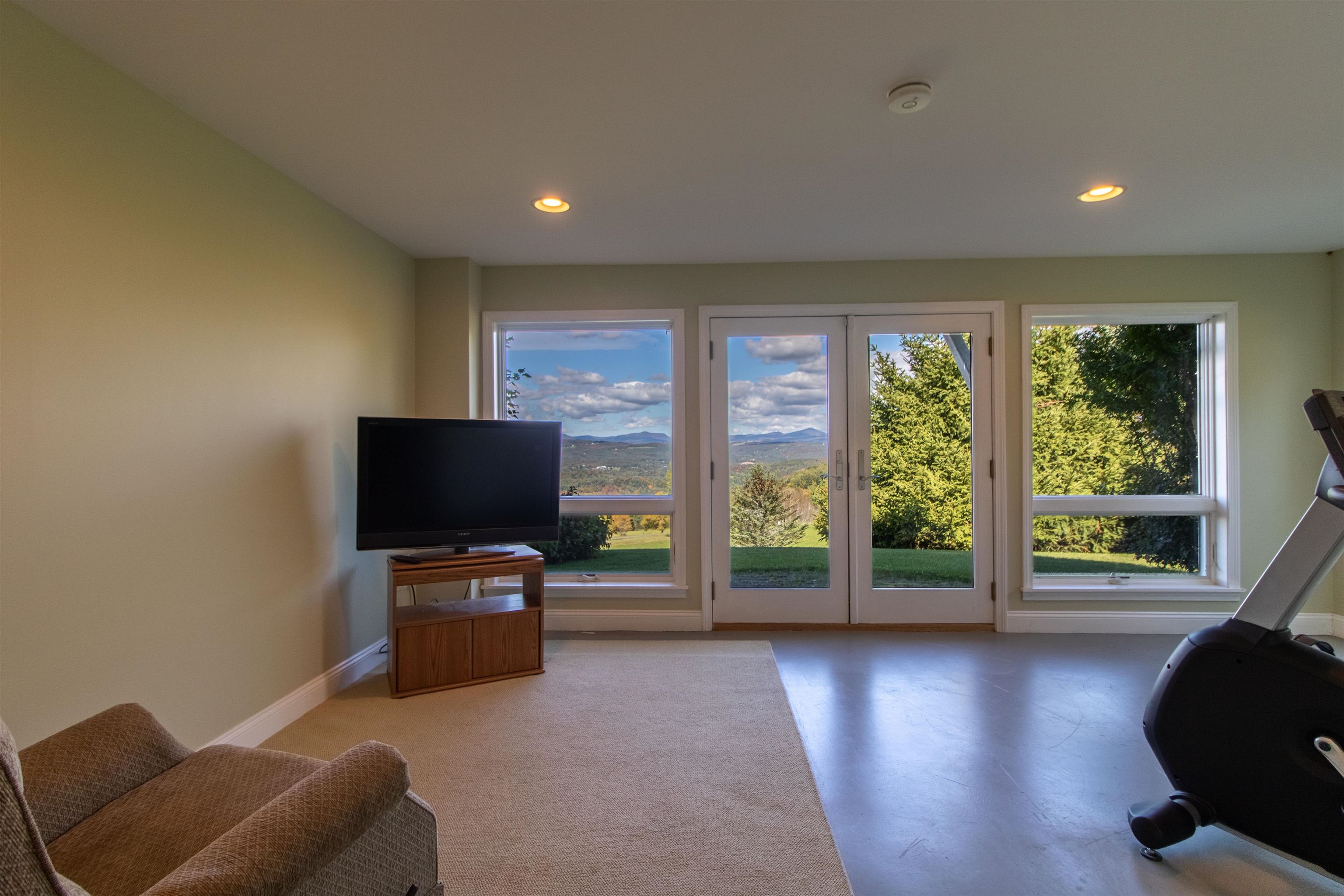 1063 Whipple Hill Drive Property Photo 39