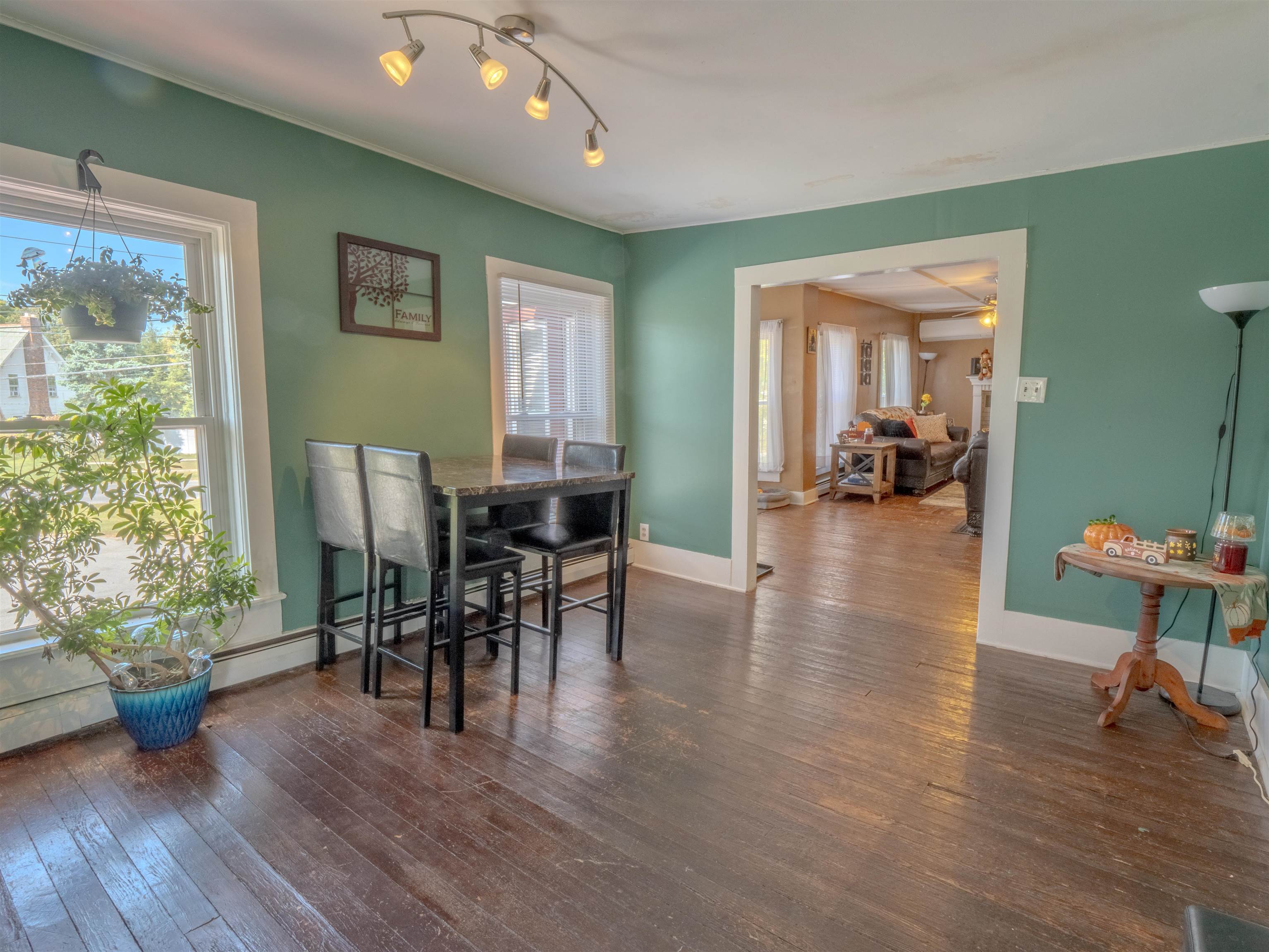 11 On The Green Street Property Photo 10
