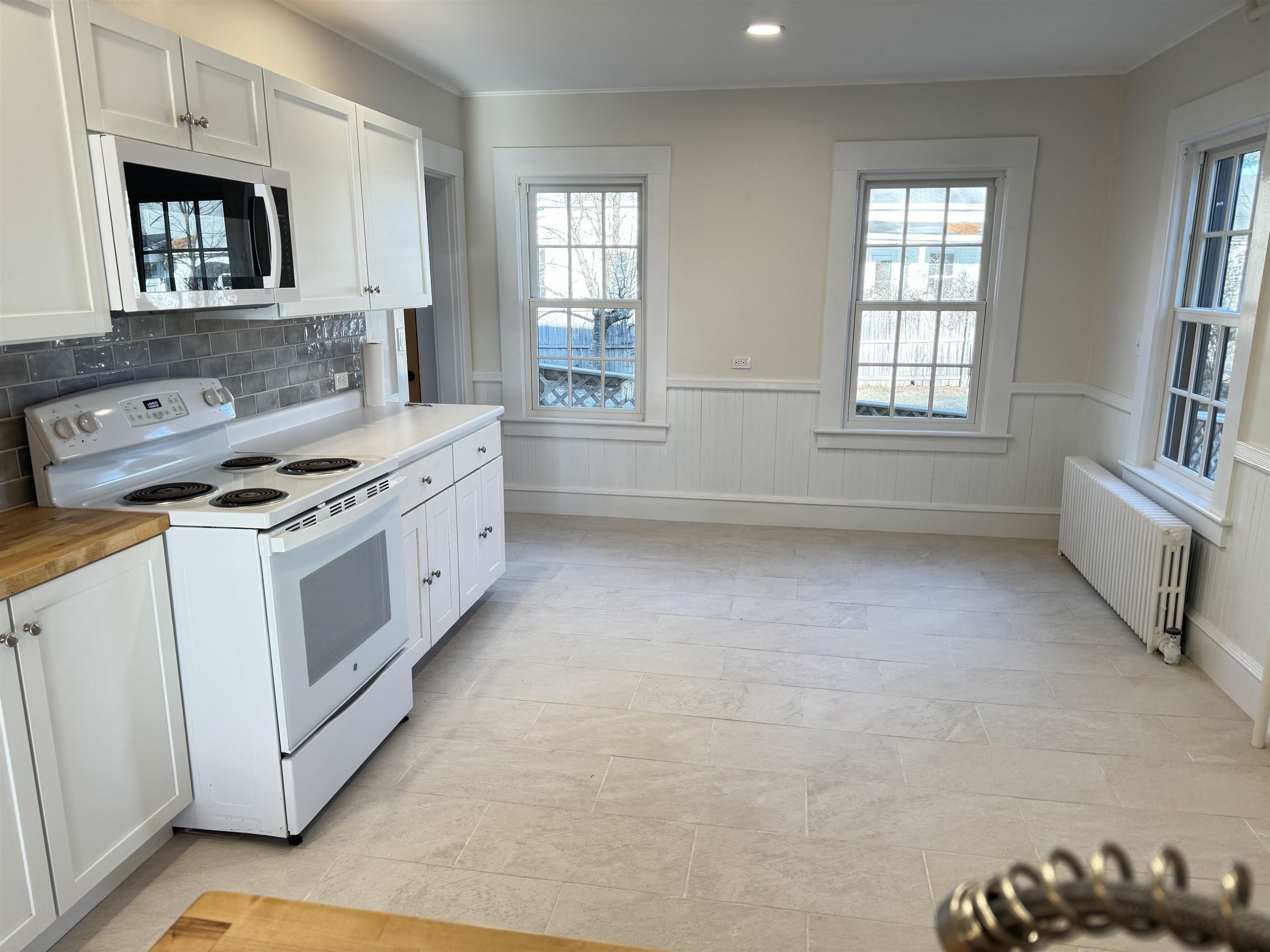 51 Cabot Lane Property Photo 2