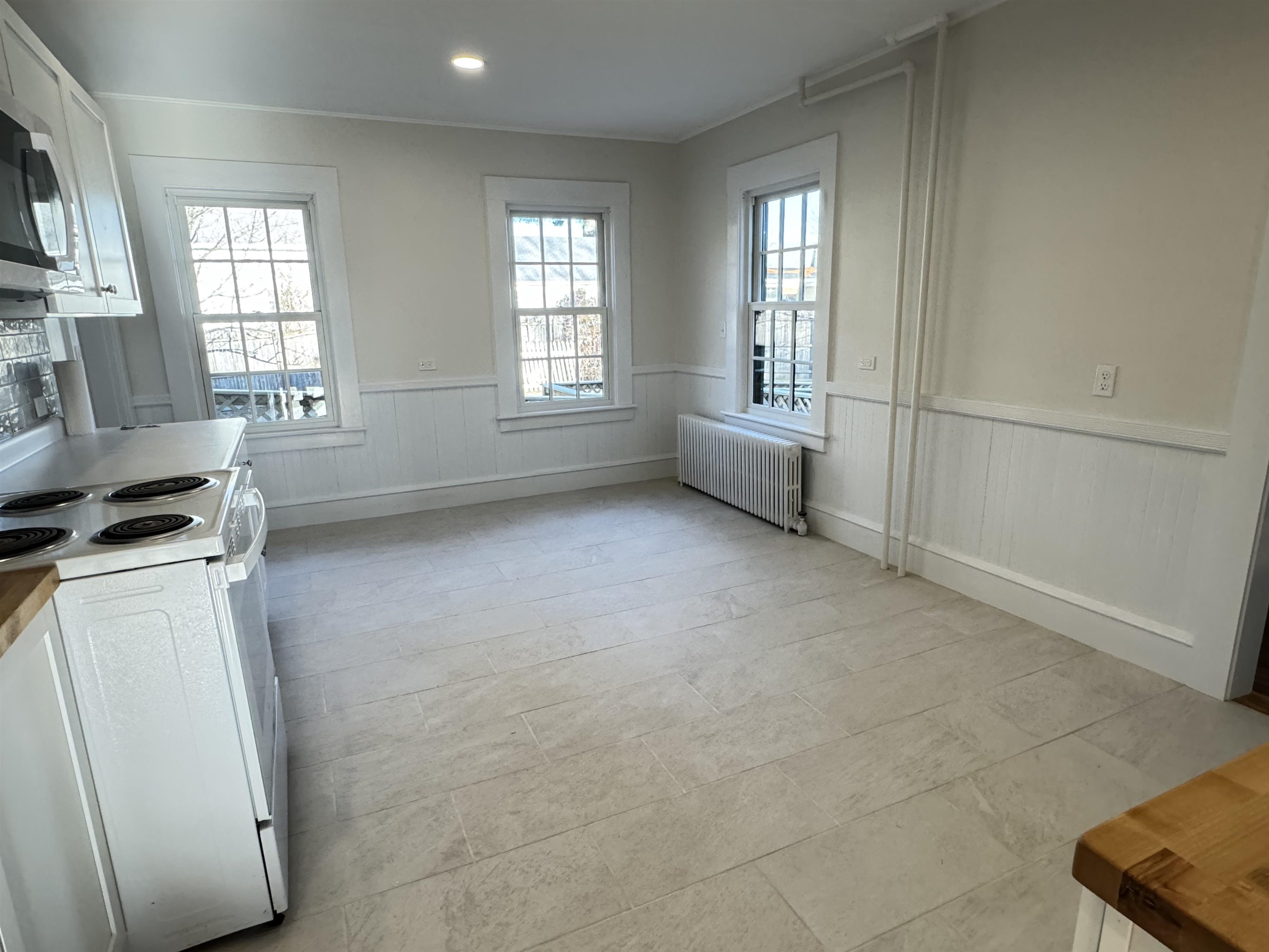 51 Cabot Lane Property Photo 3