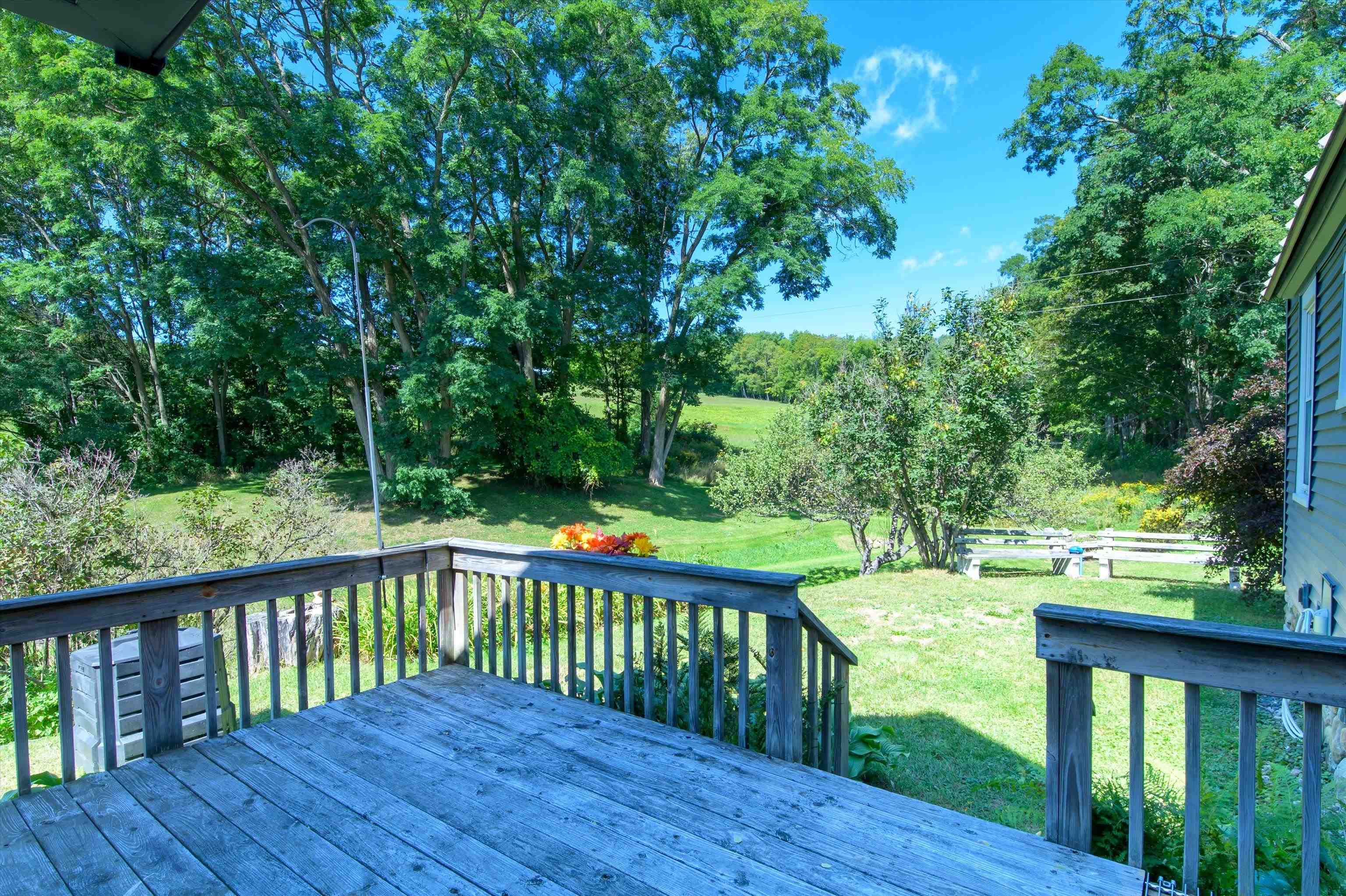 888 Skyline Drive Property Photo 4