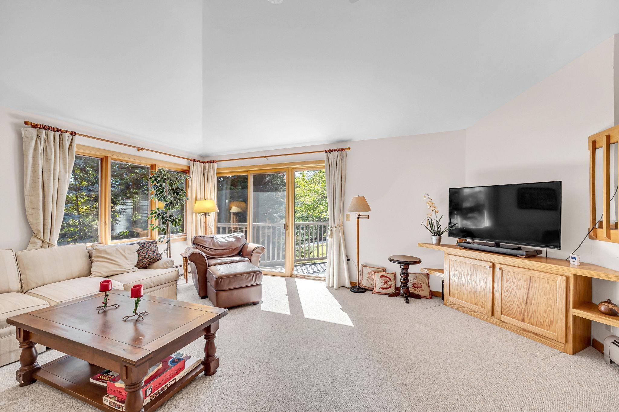 33 Carinthia Drive Property Photo 15
