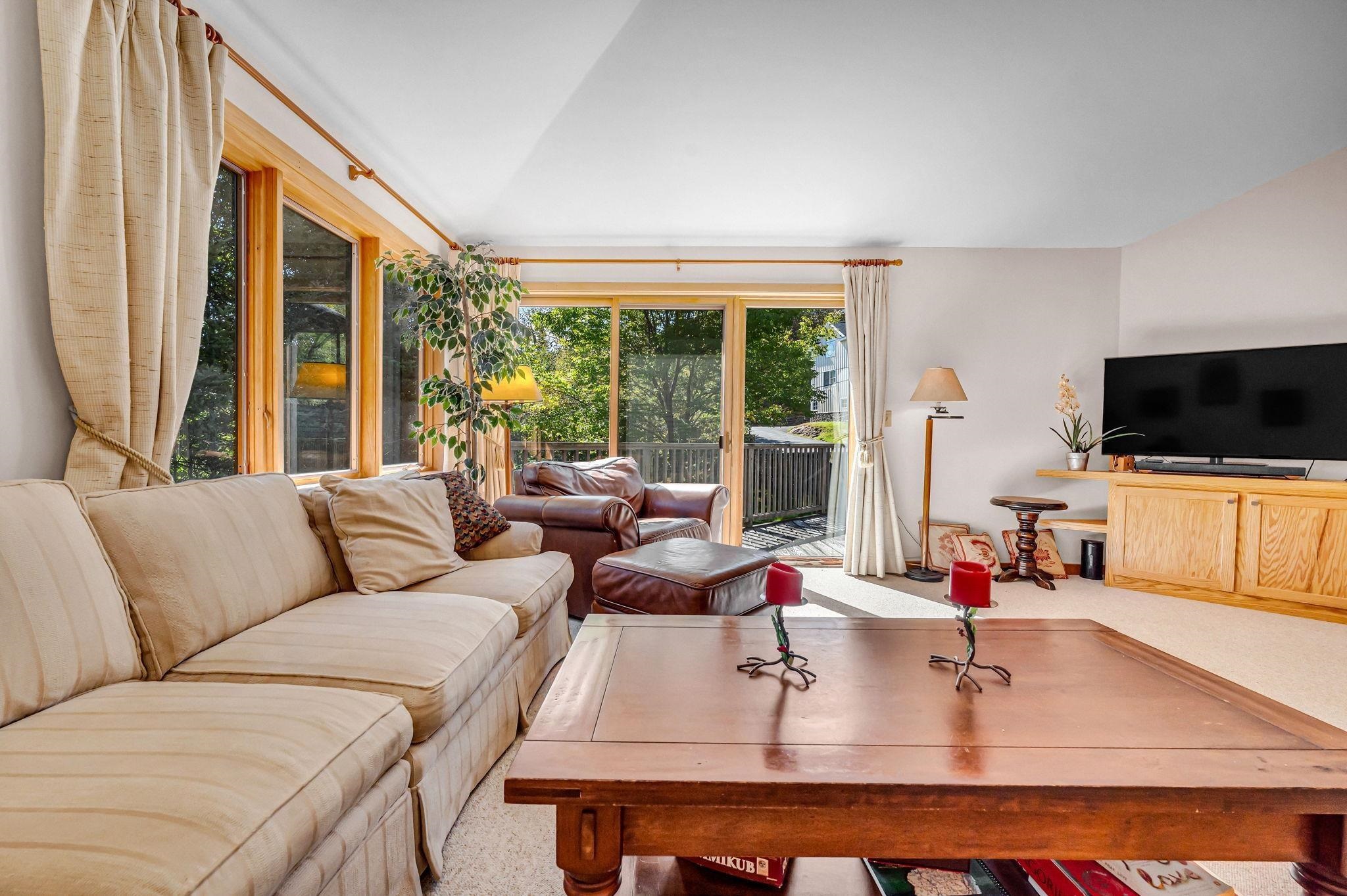 33 Carinthia Drive Property Photo 16