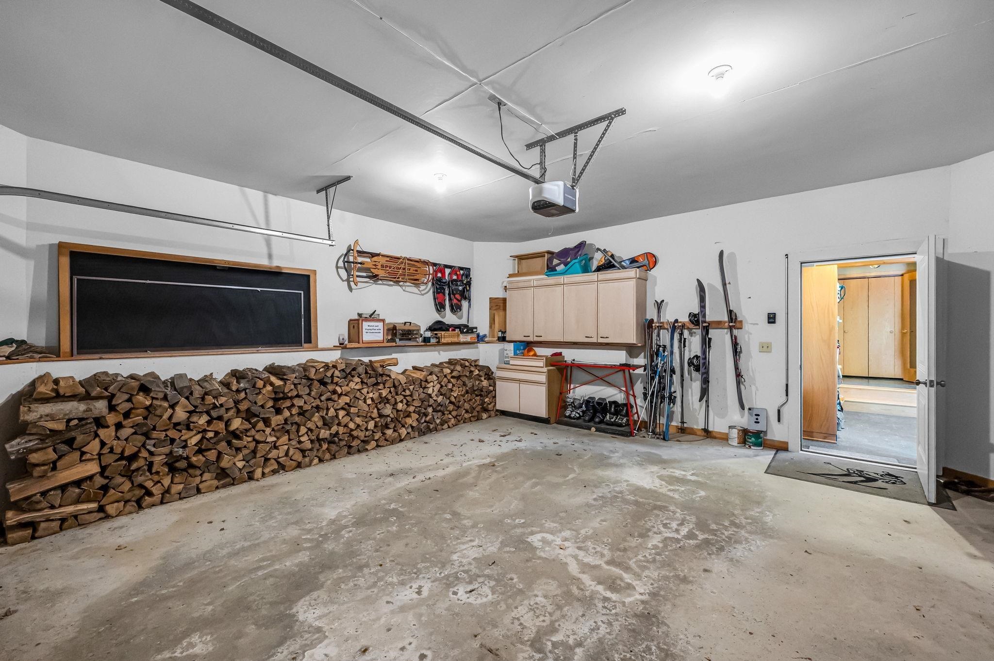 33 Carinthia Drive Property Photo 38