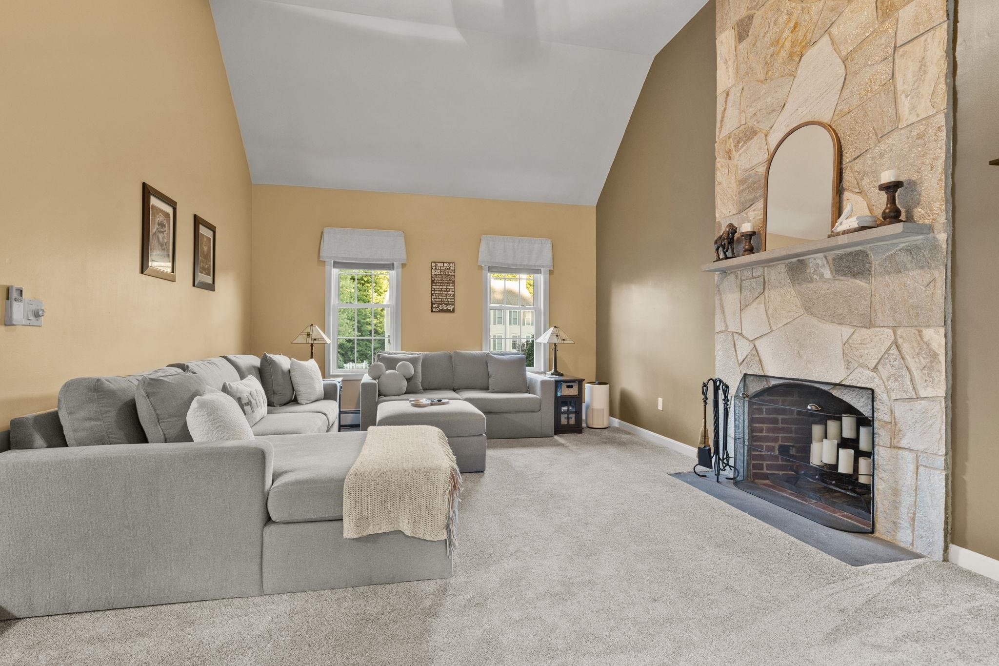 18 Quaker Lane Property Photo 3