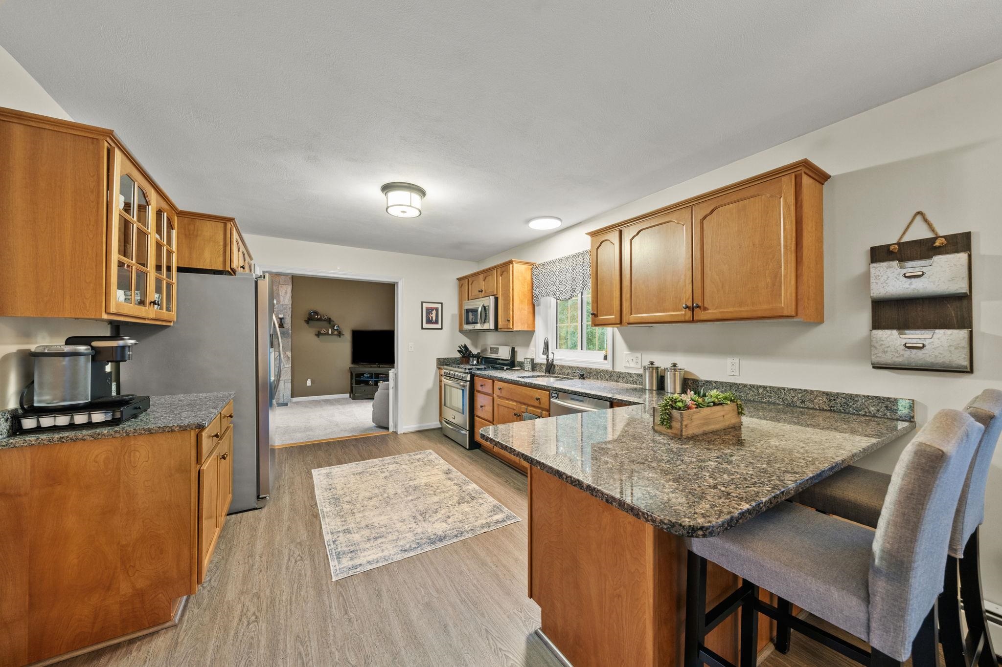 18 Quaker Lane Property Photo 5