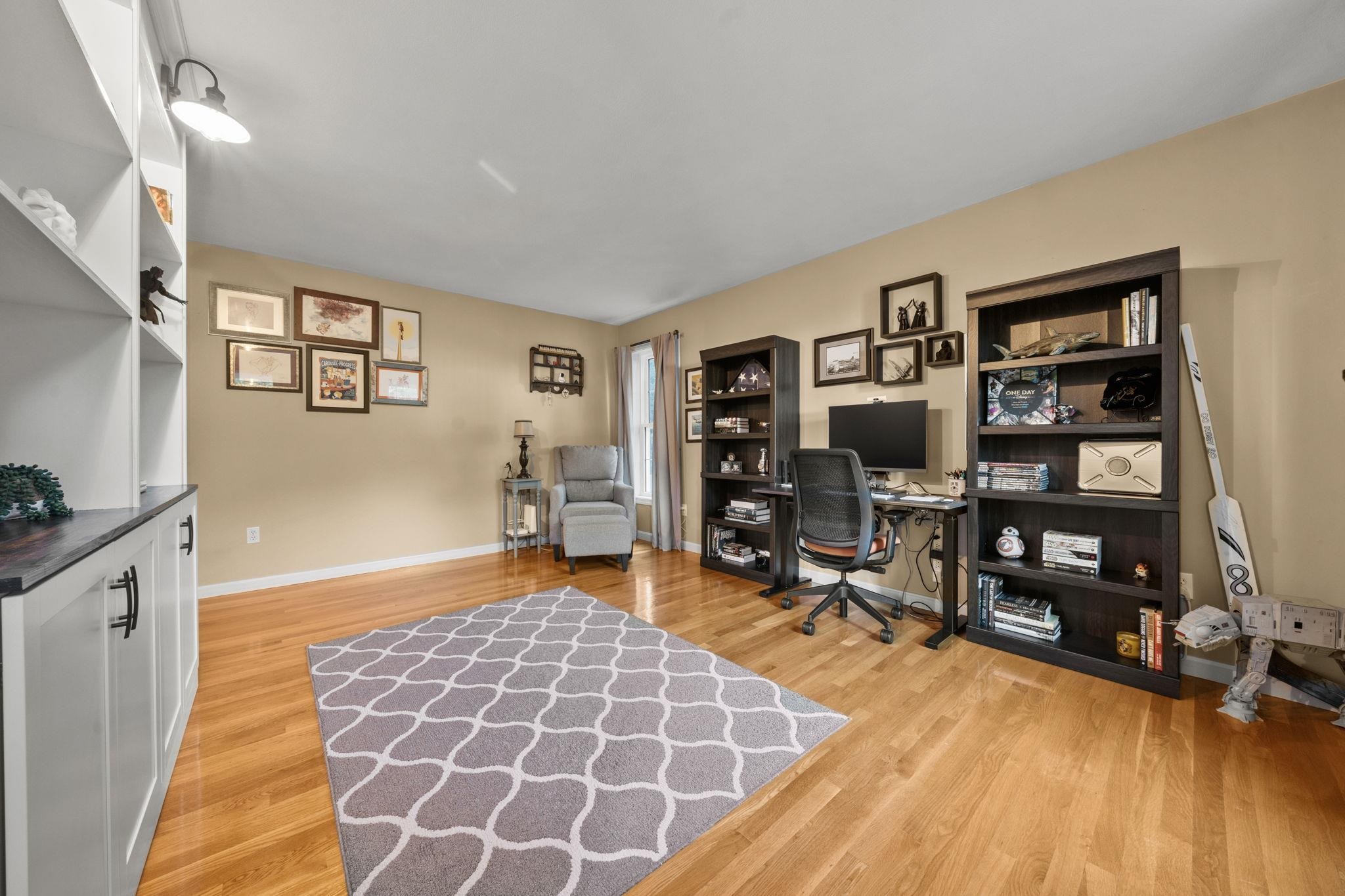 18 Quaker Lane Property Photo 10