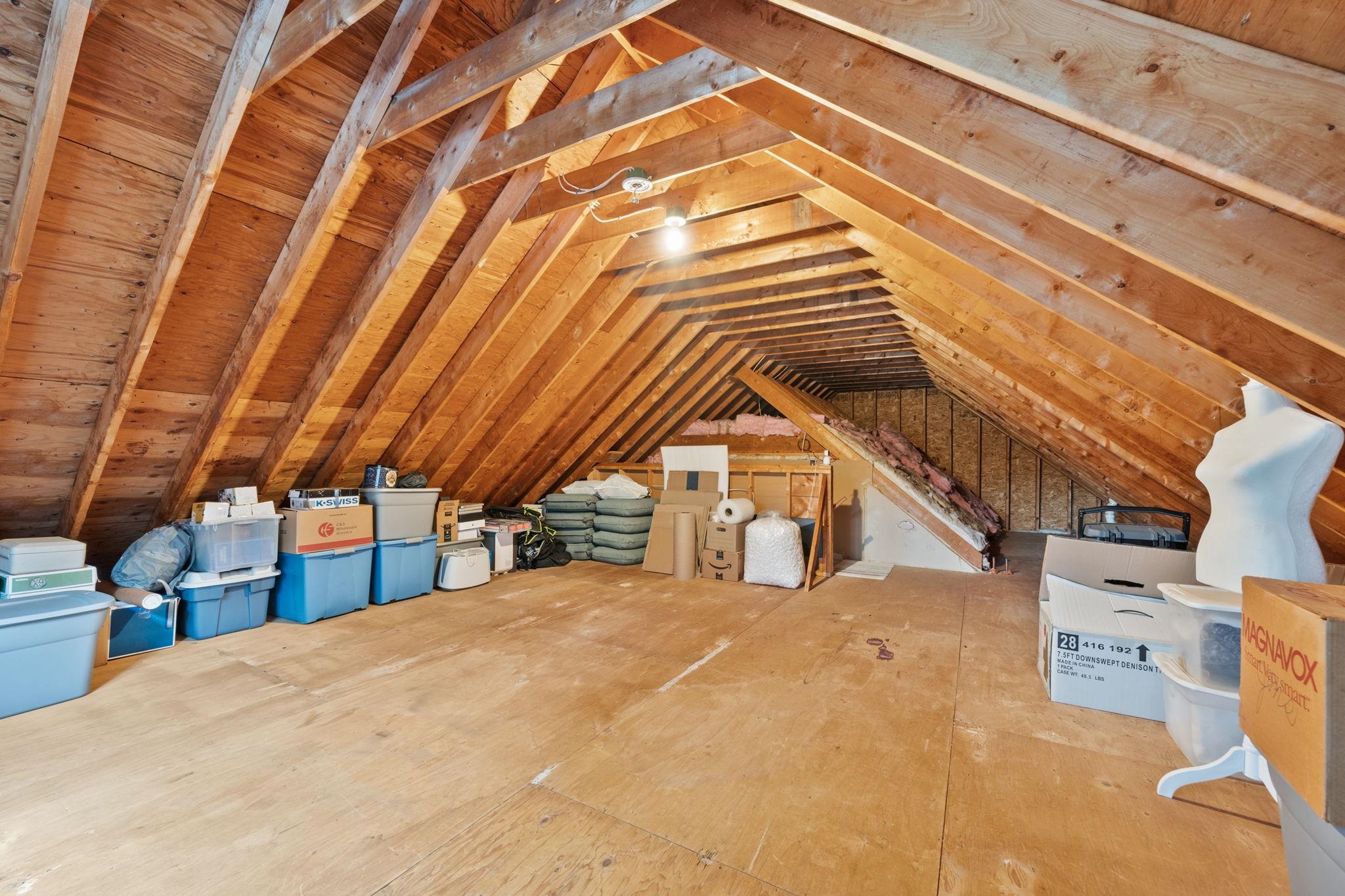 18 Quaker Lane Property Photo 25