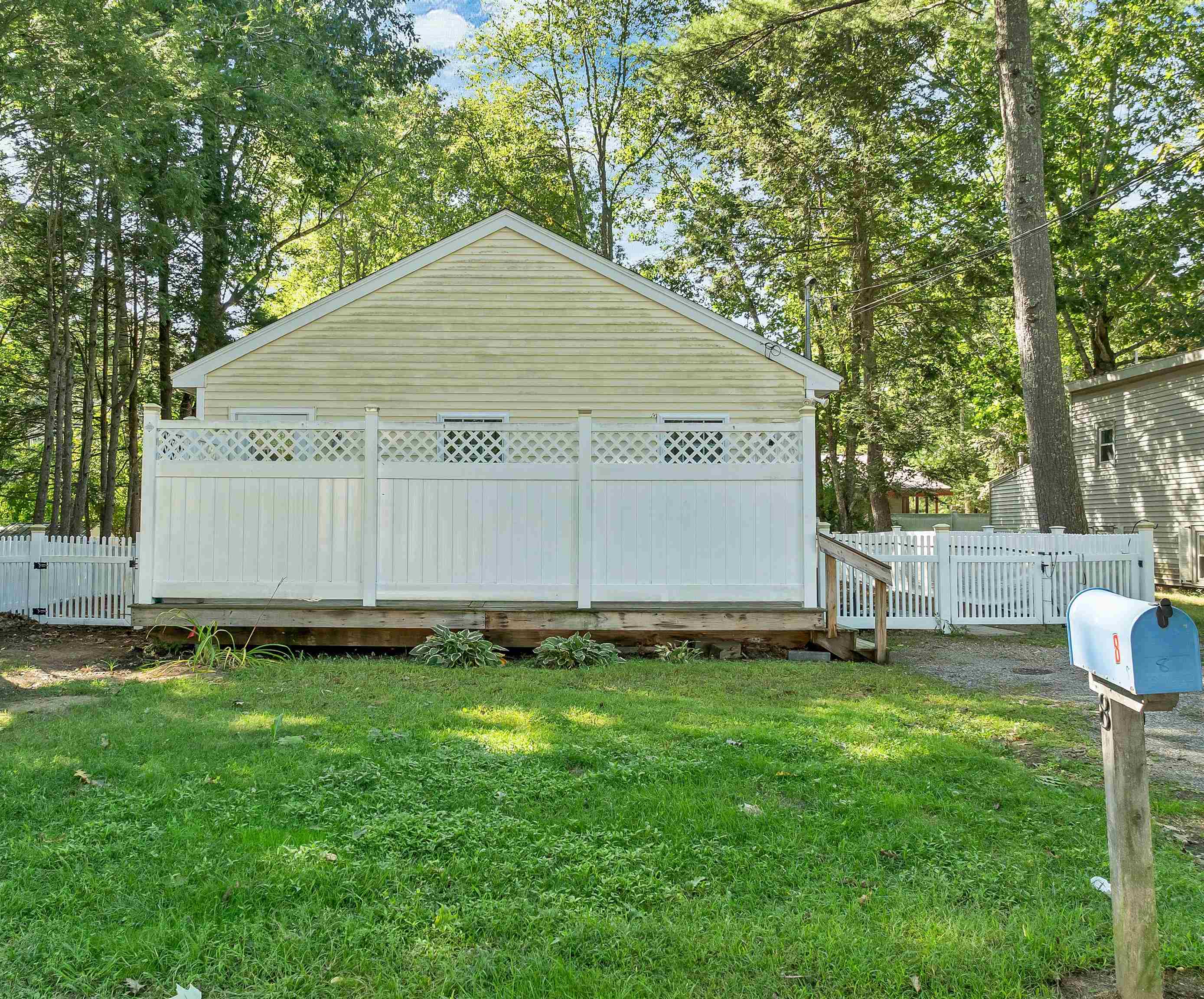 8 Riverside Drive Property Photo 2