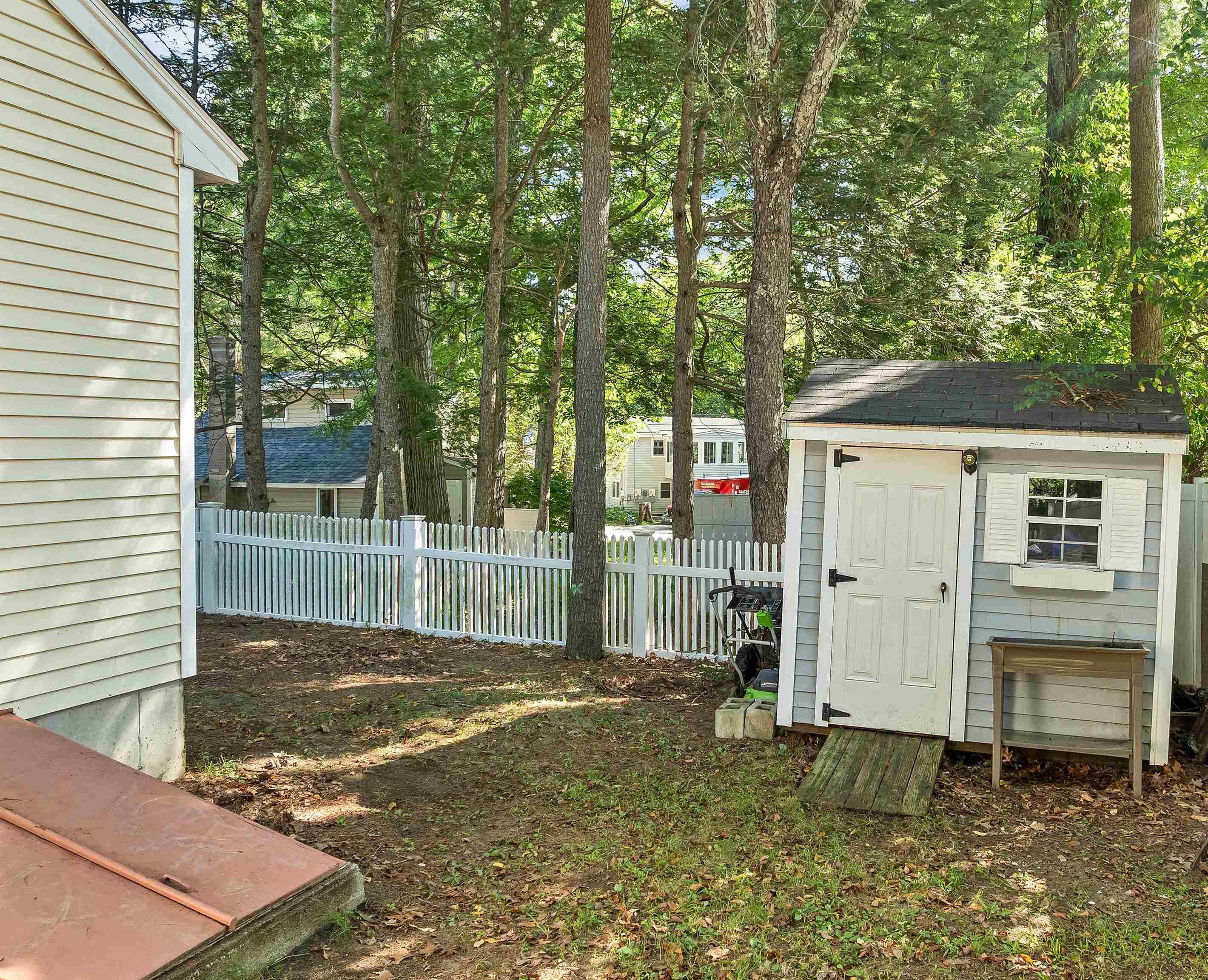 8 Riverside Drive Property Photo 7